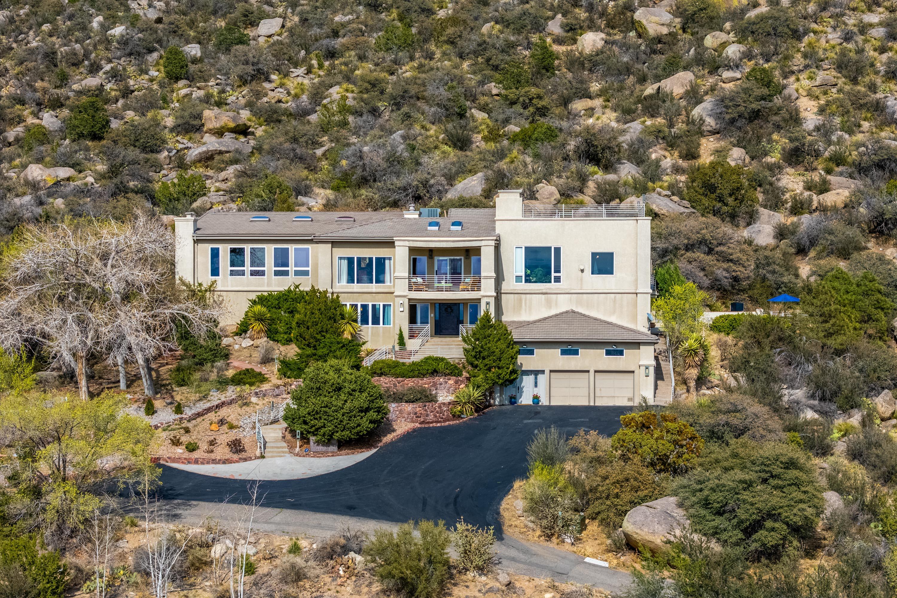 1104 LA LUZ Trail NE