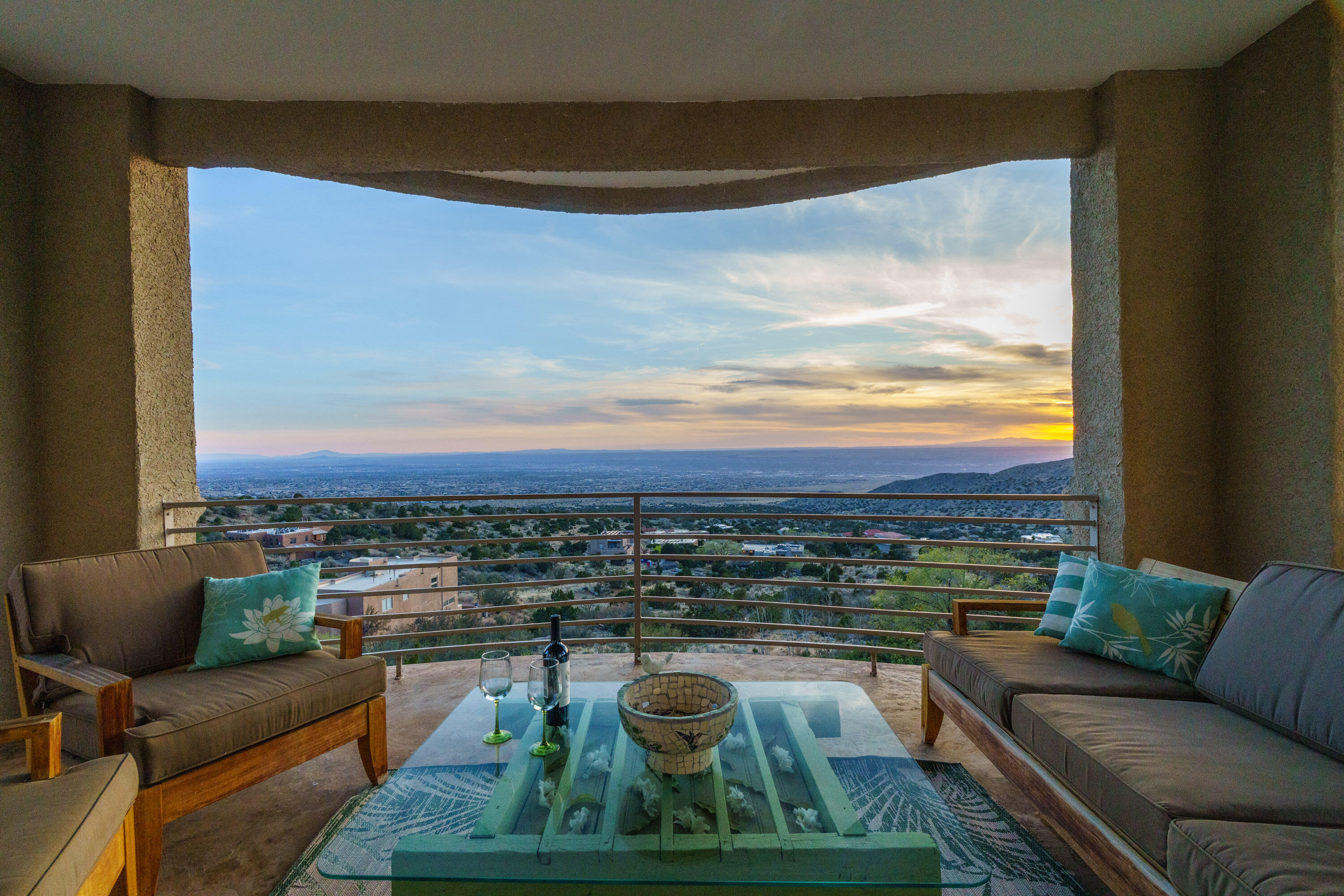 1104 LA LUZ Trail NE