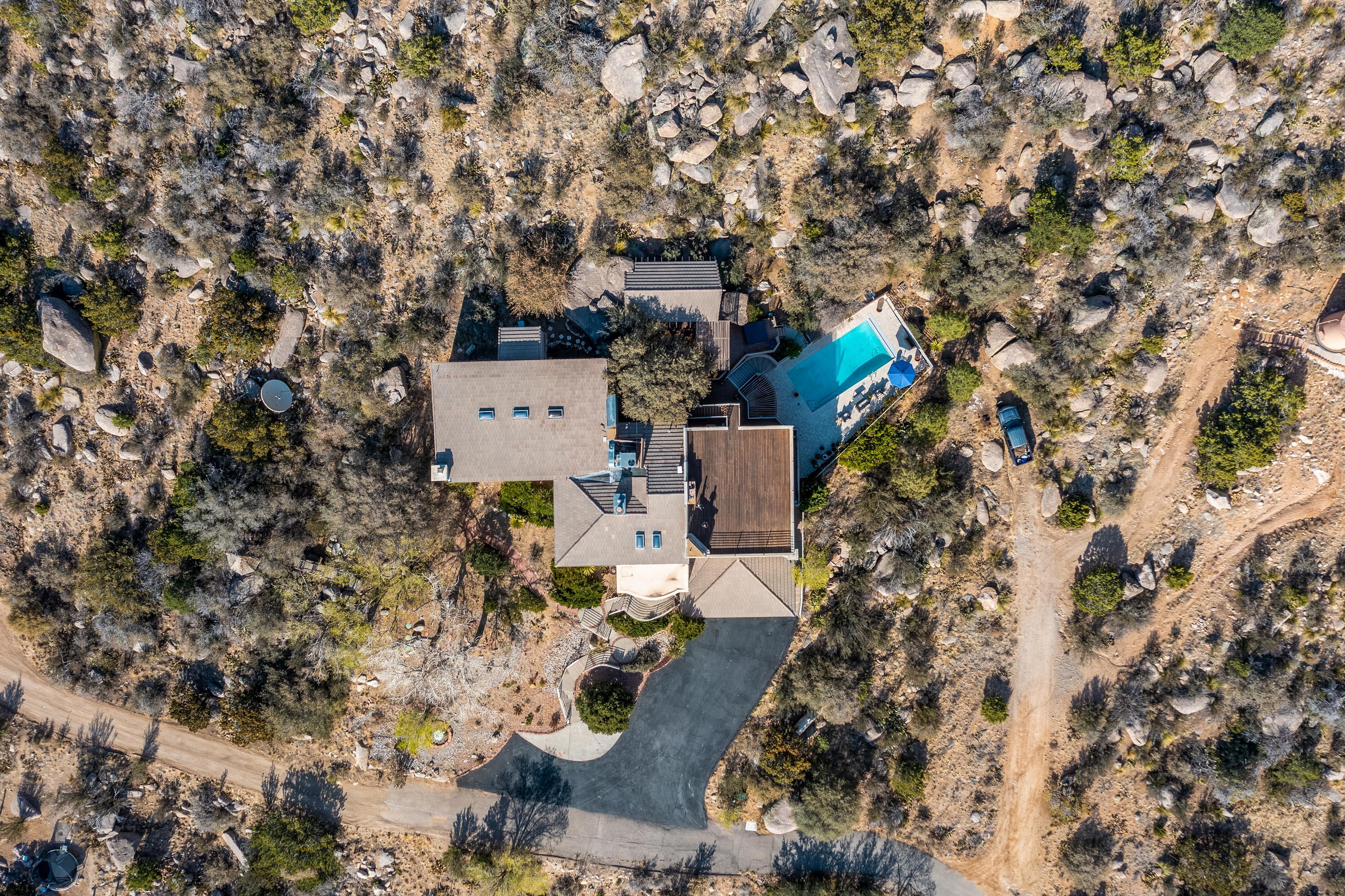 1104 LA LUZ Trail NE