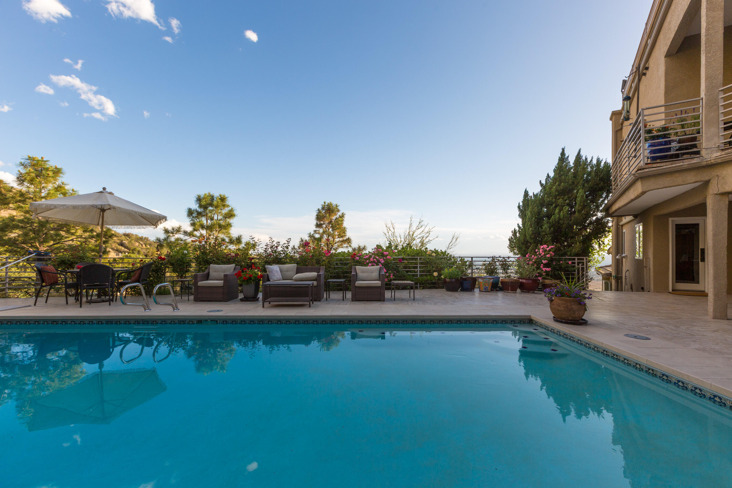 1104 LA LUZ Trail NE