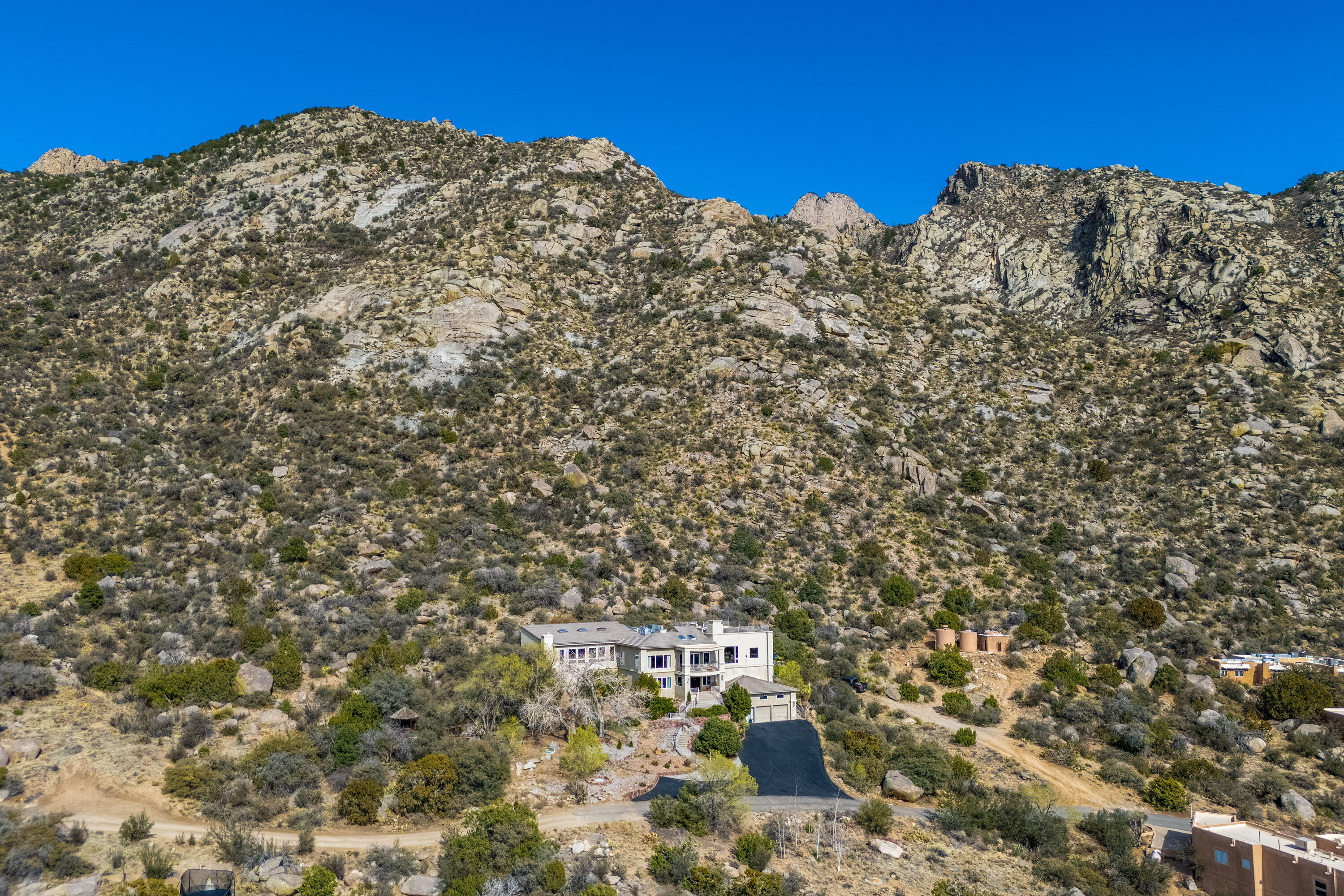 1104 LA LUZ Trail NE