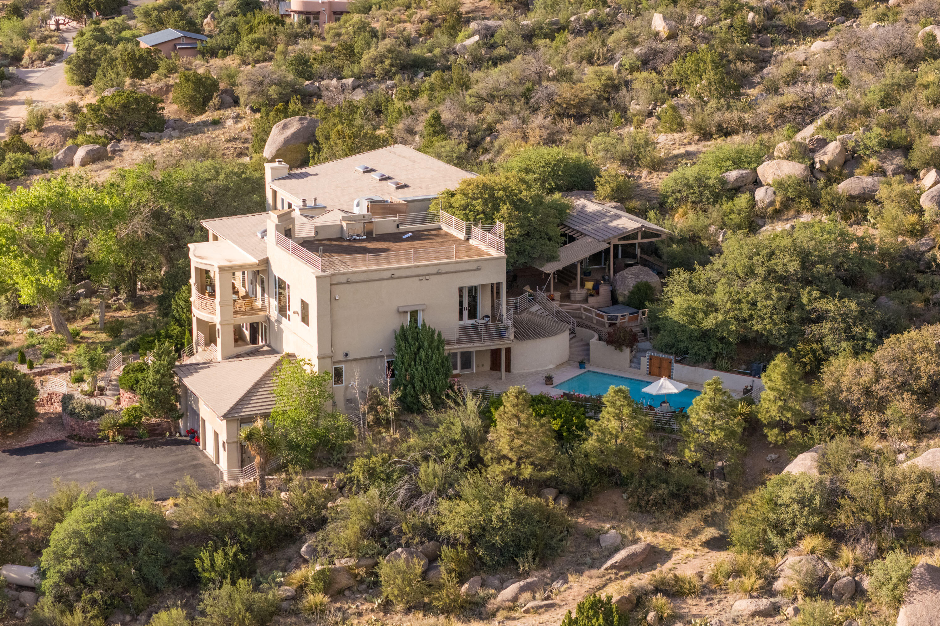 1104 LA LUZ Trail NE