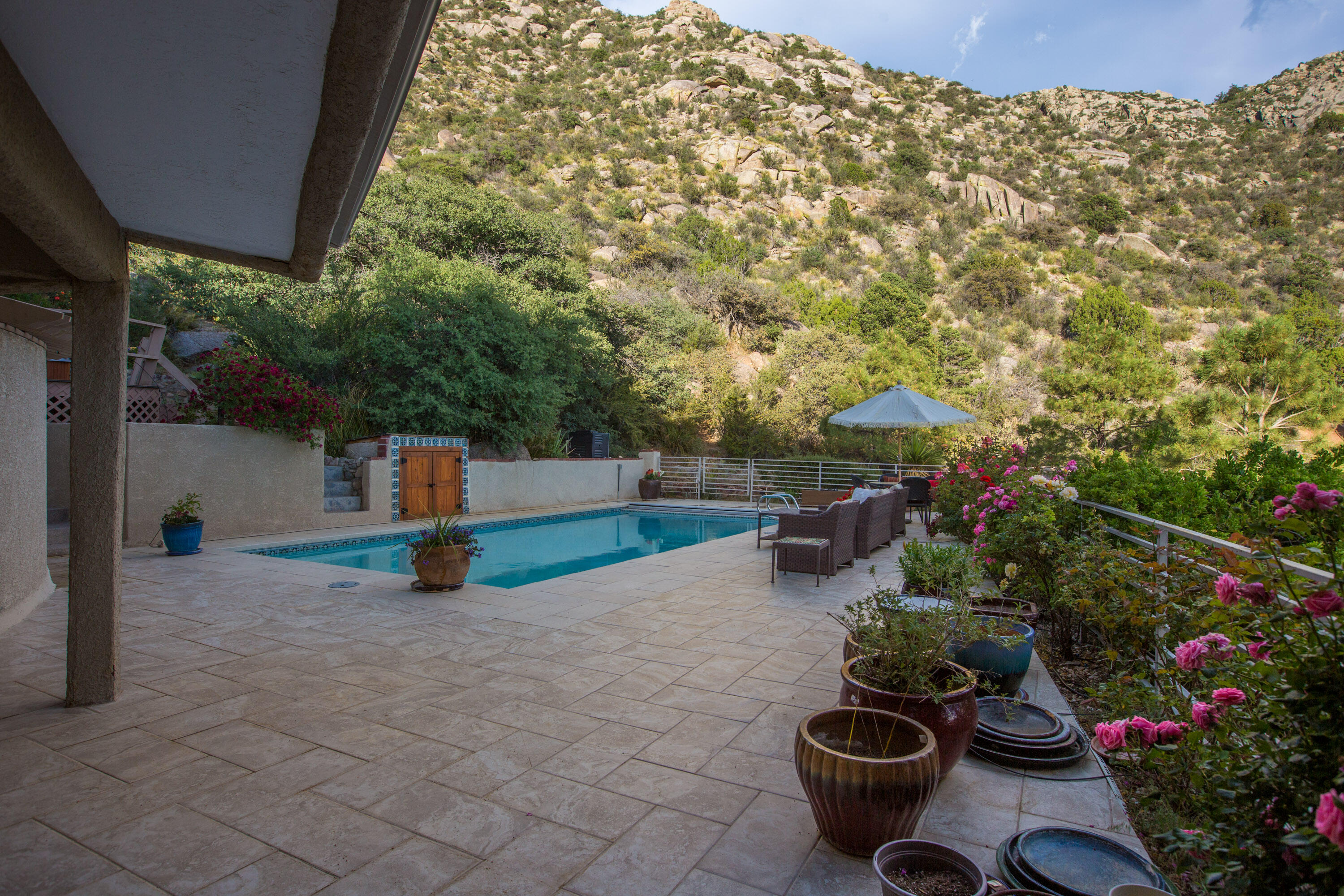 1104 LA LUZ Trail NE
