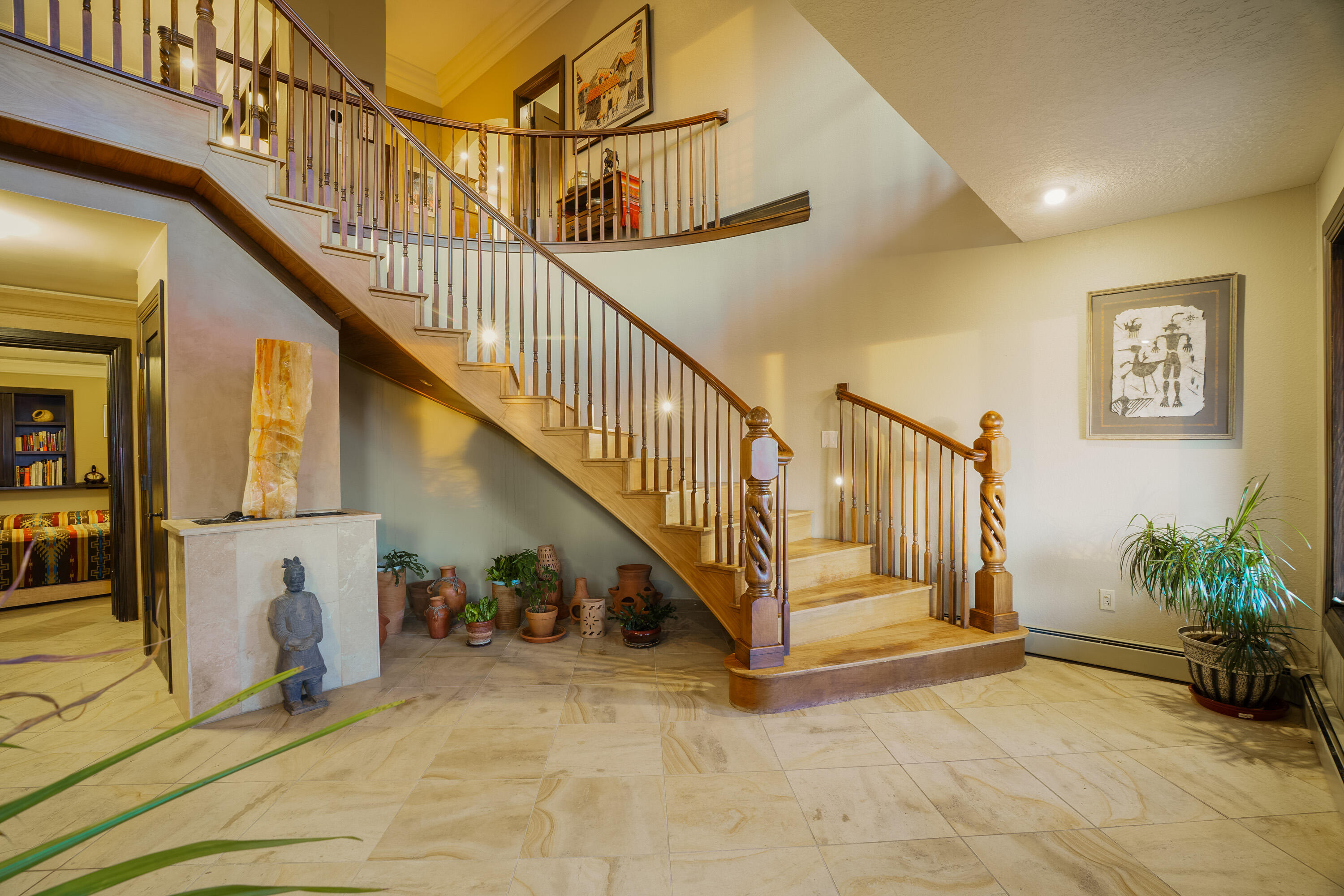 1104 LA LUZ Trail NE