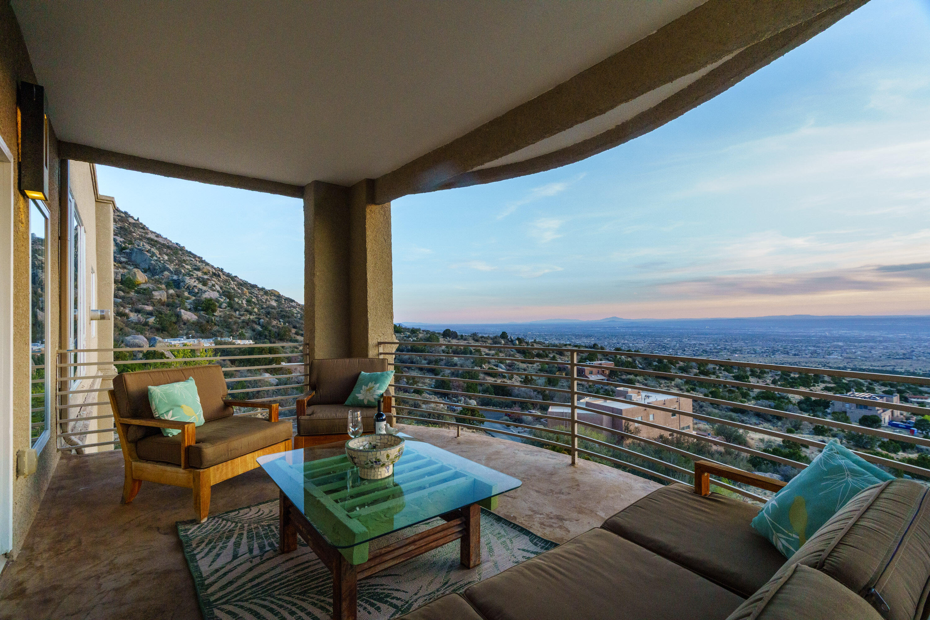 1104 LA LUZ Trail NE