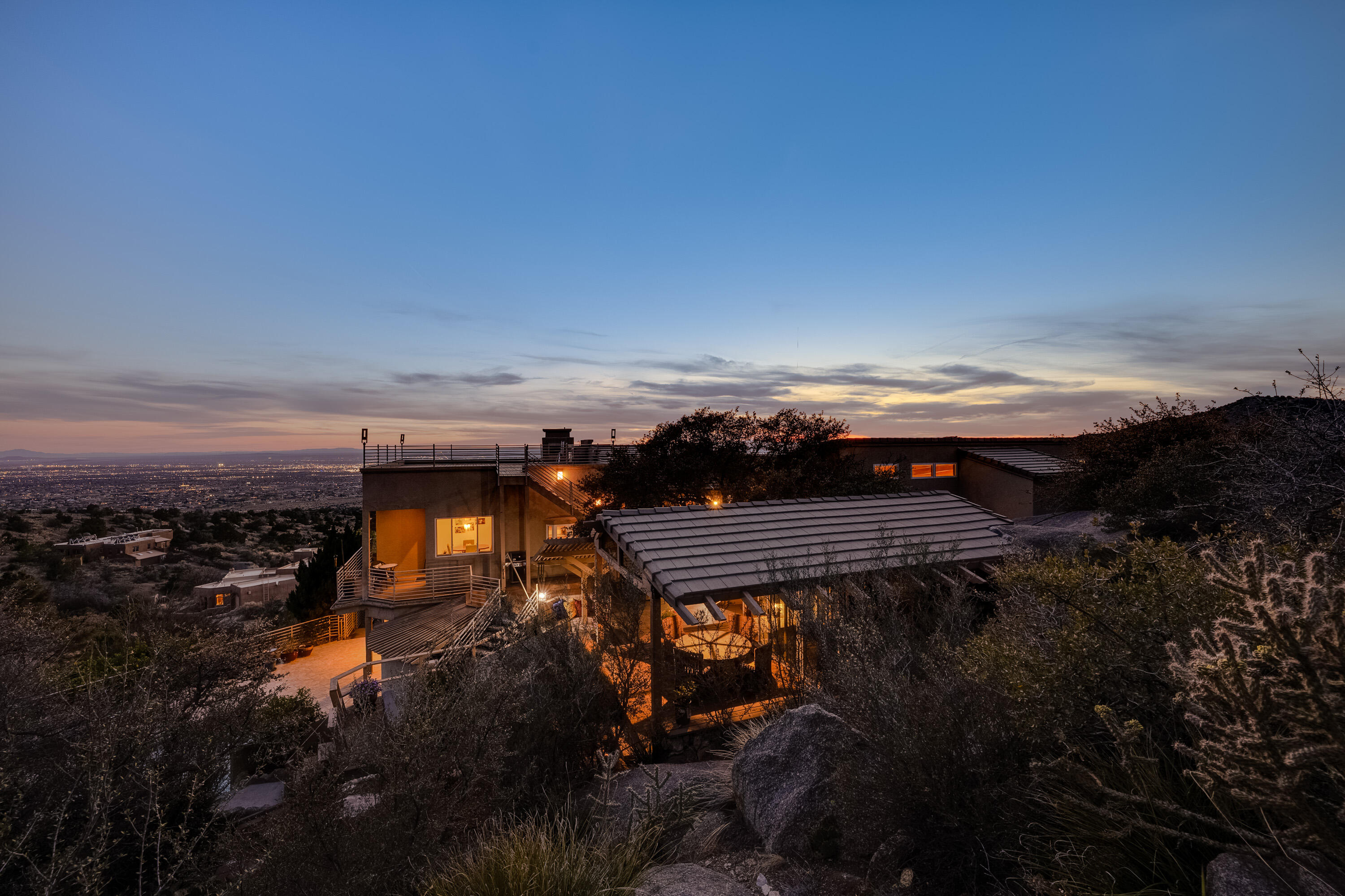 1104 LA LUZ Trail NE