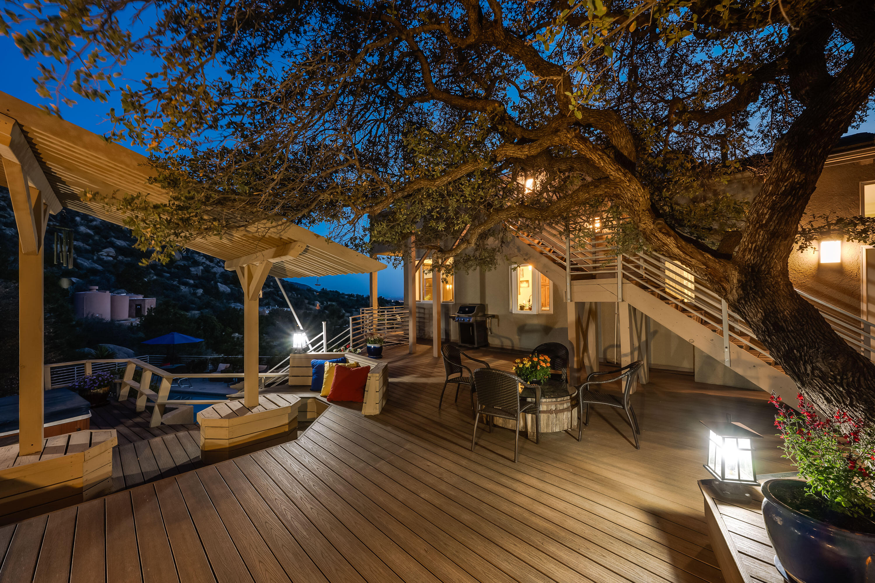 1104 LA LUZ Trail NE