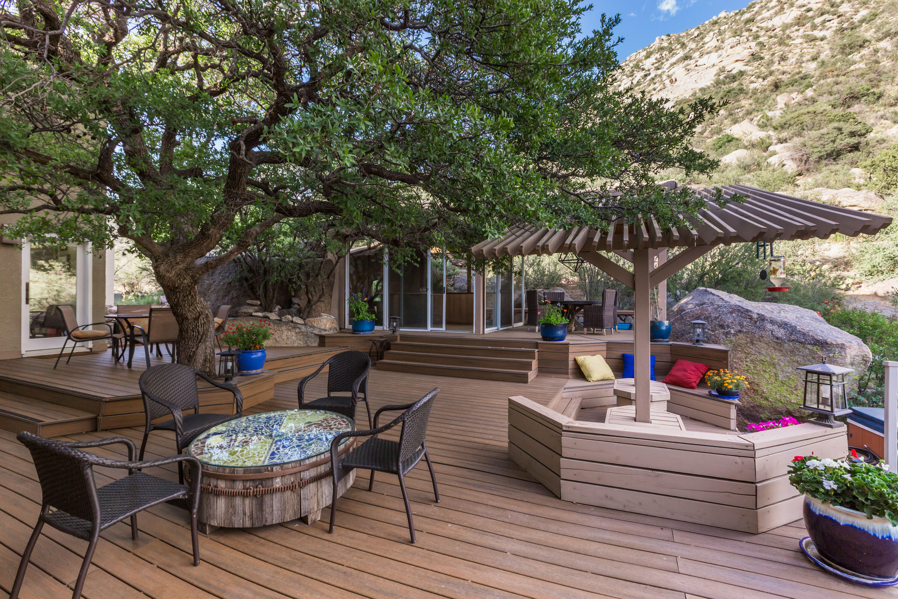 1104 LA LUZ Trail NE