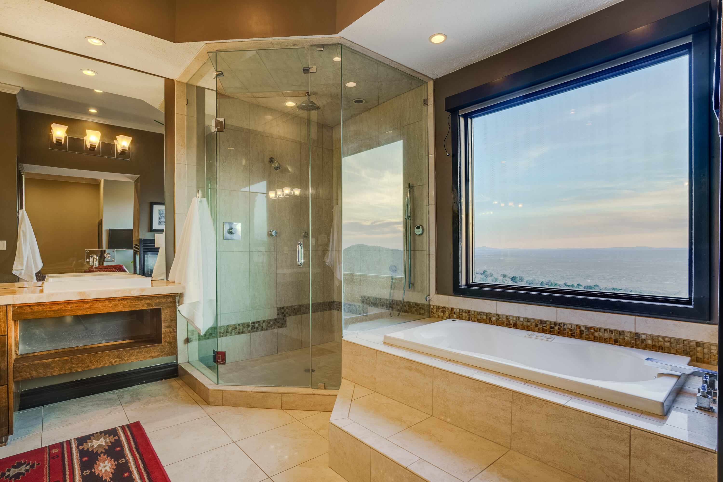 1104 LA LUZ Trail NE