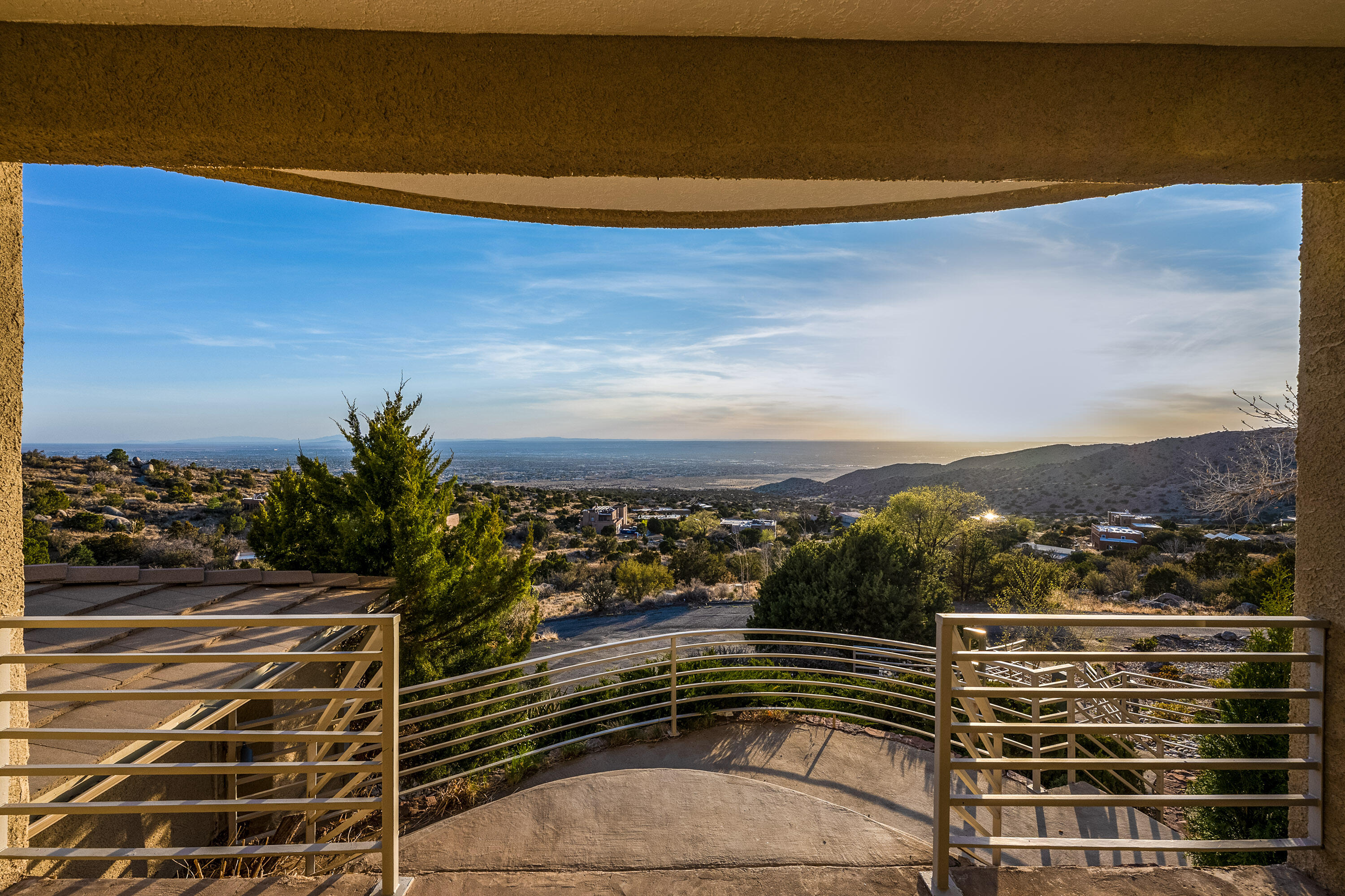 1104 LA LUZ Trail NE