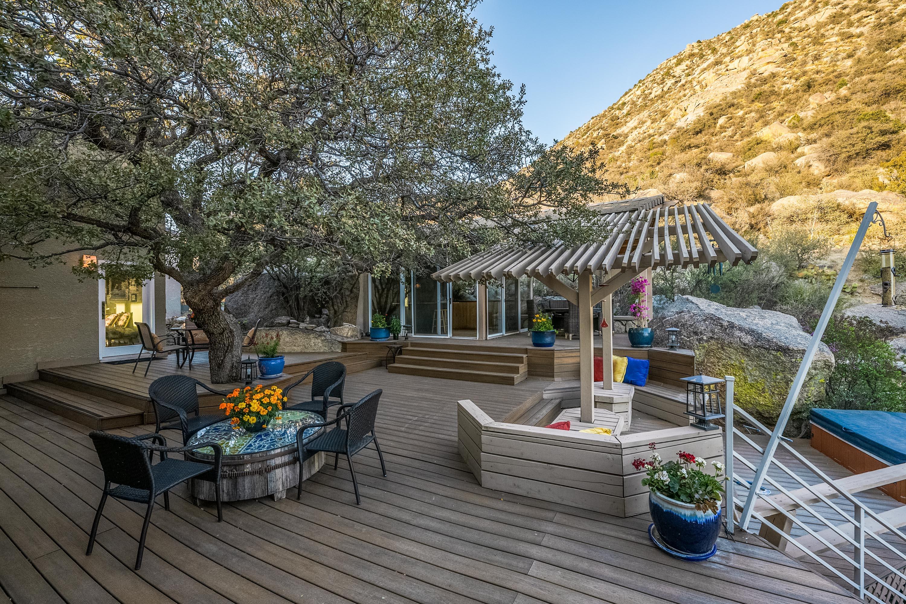 1104 LA LUZ Trail NE