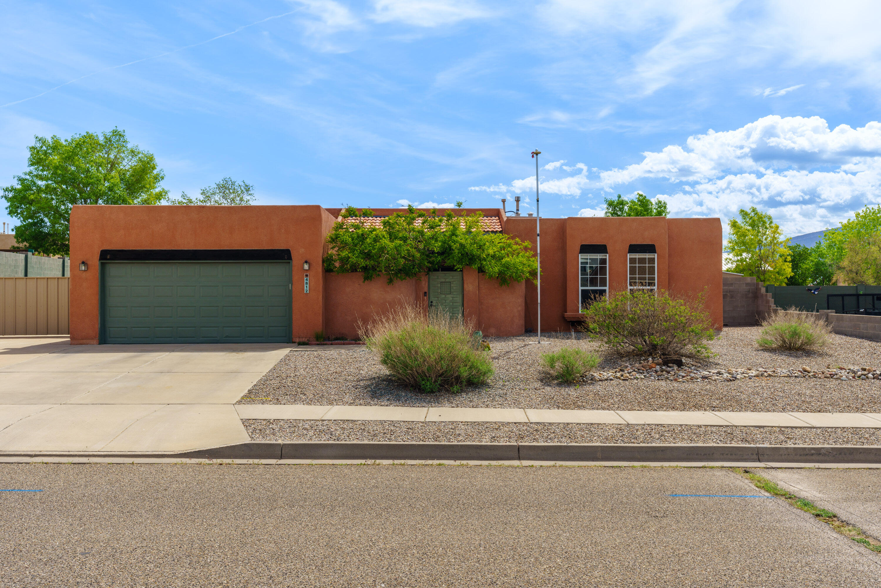 4812 AUBRY HILLS Drive NE