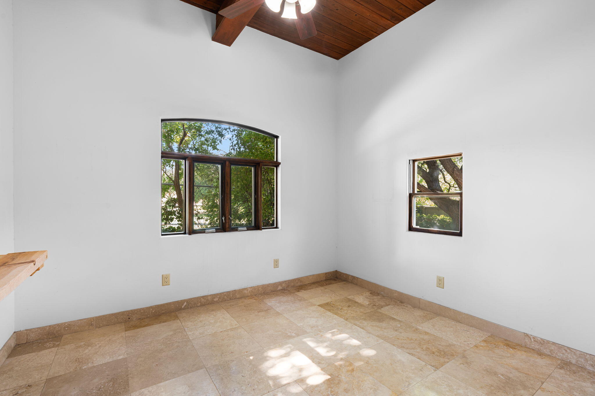 2316 HANNETT Avenue NE