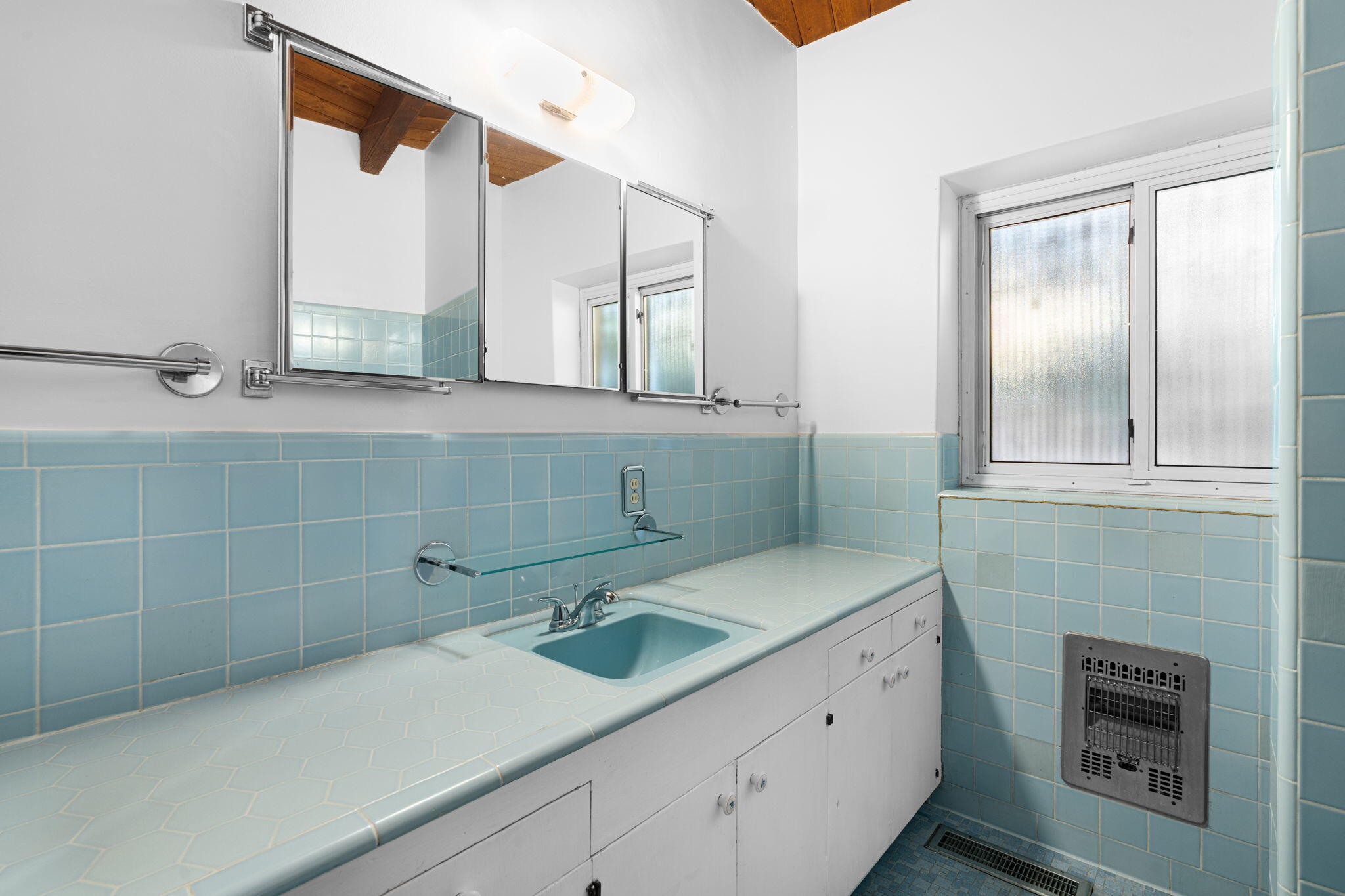 2316 HANNETT Avenue NE