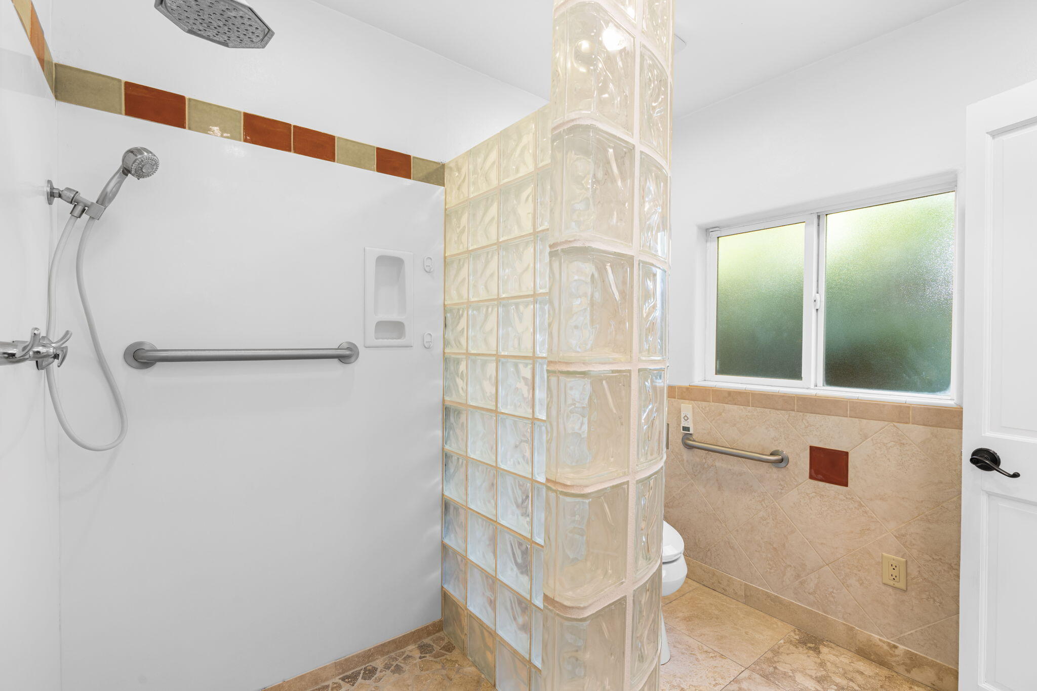 2316 HANNETT Avenue NE