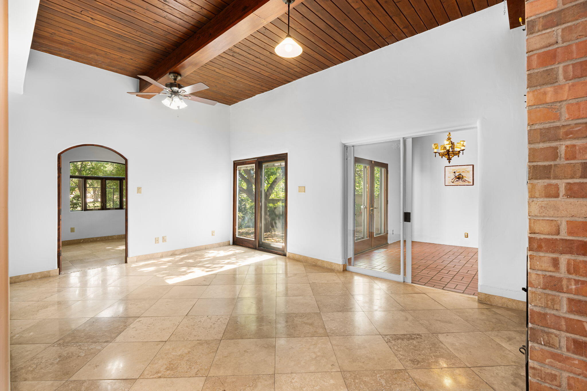 2316 HANNETT Avenue NE