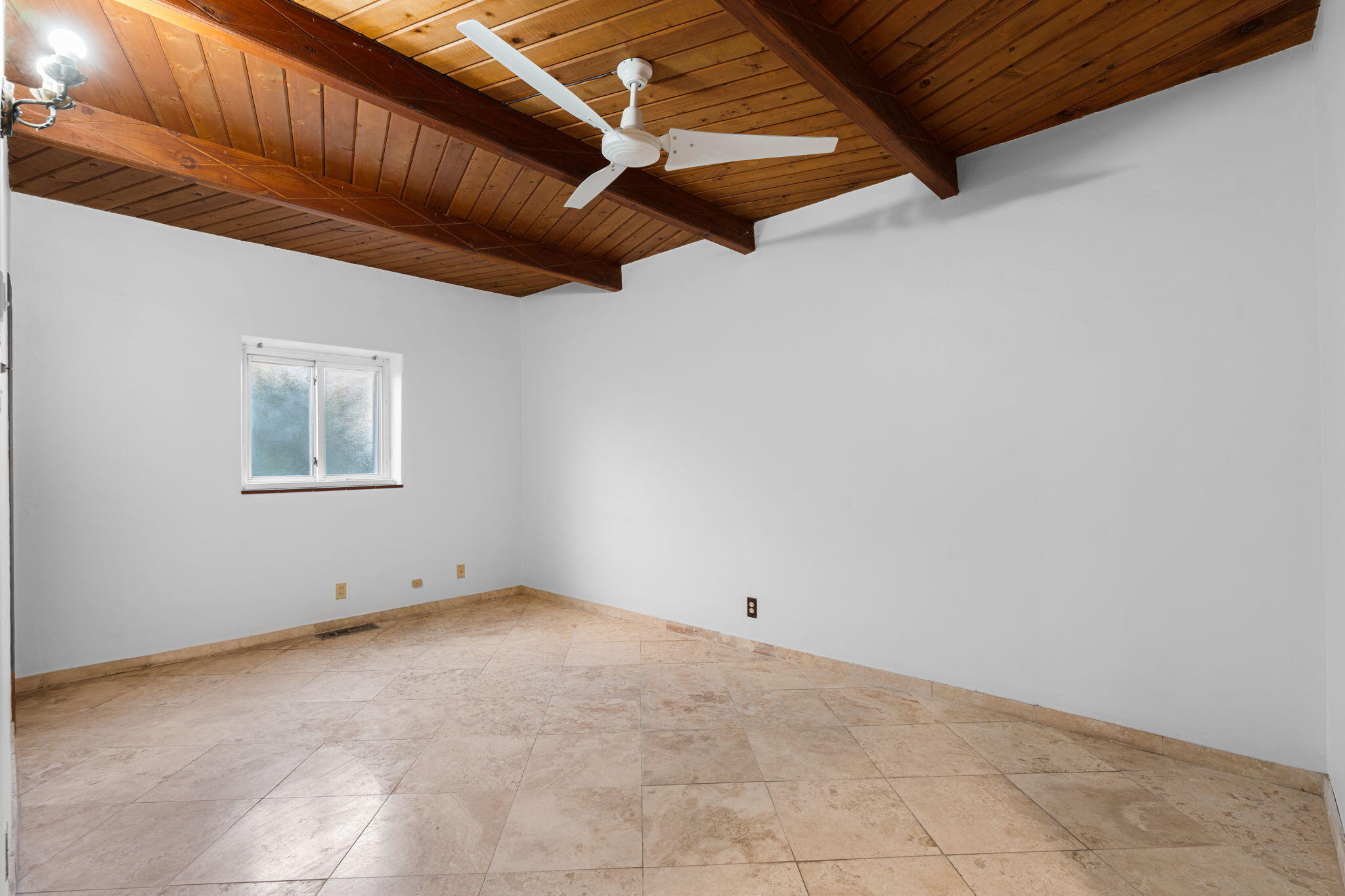 2316 HANNETT Avenue NE