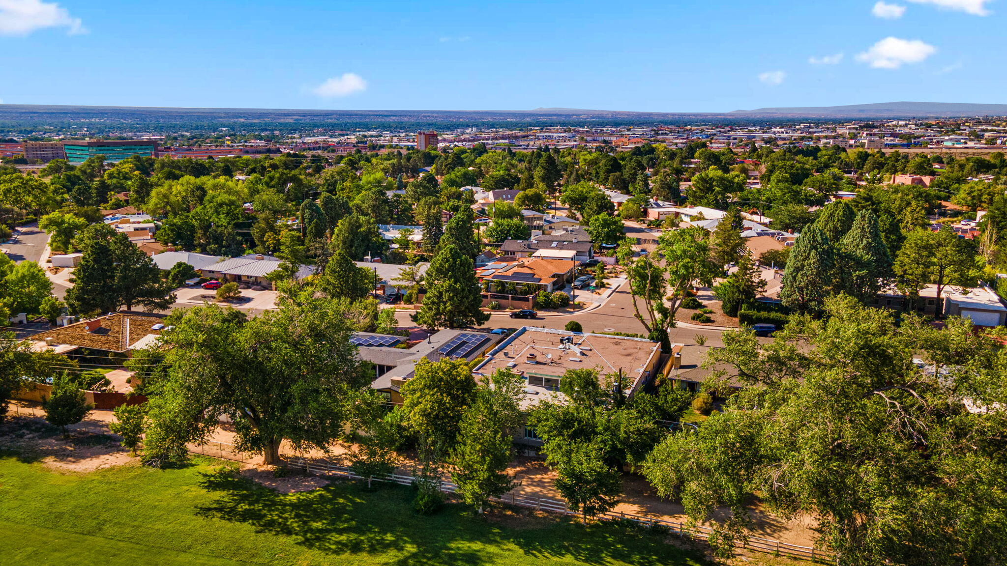 2316 HANNETT Avenue NE