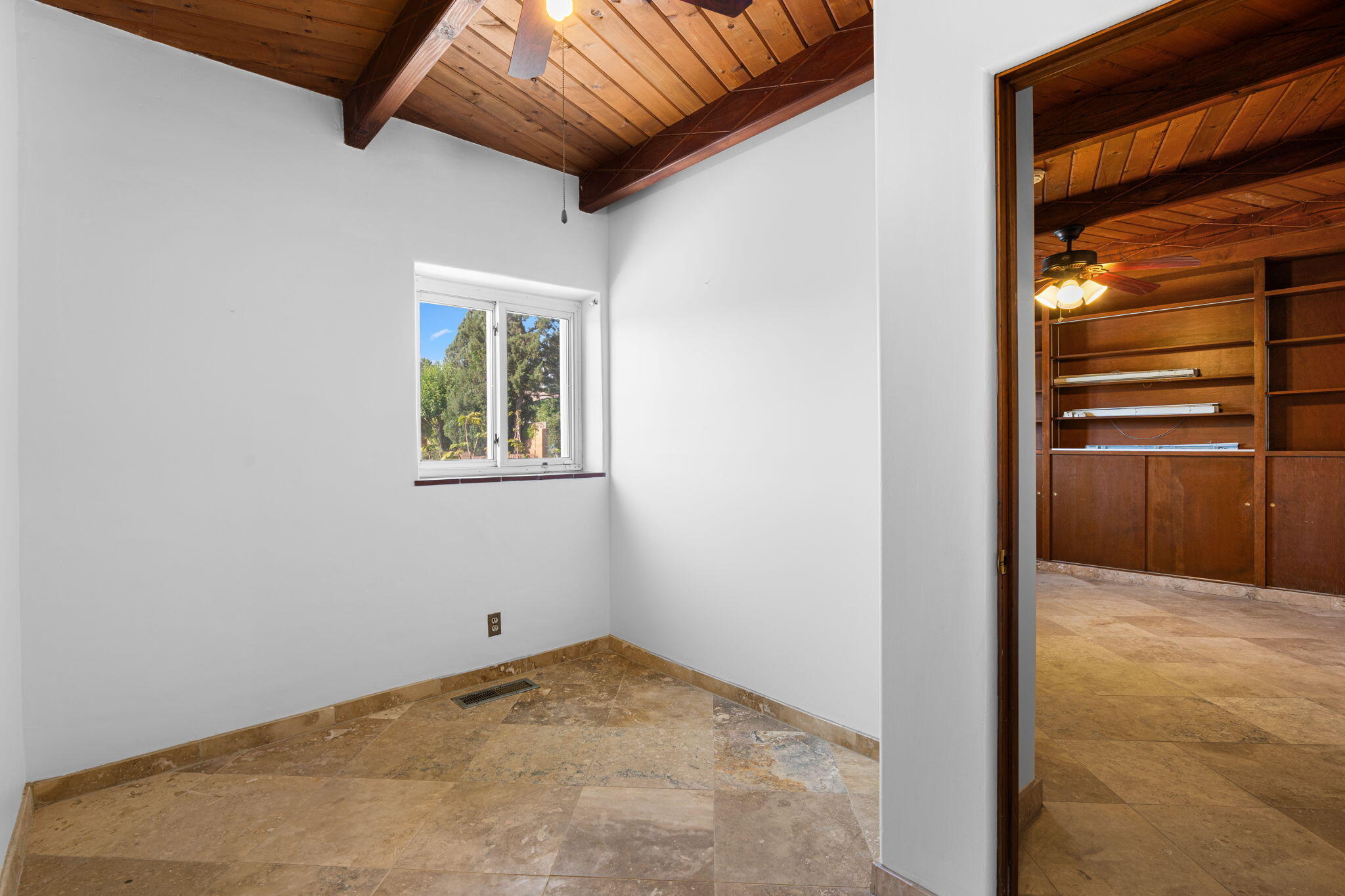 2316 HANNETT Avenue NE