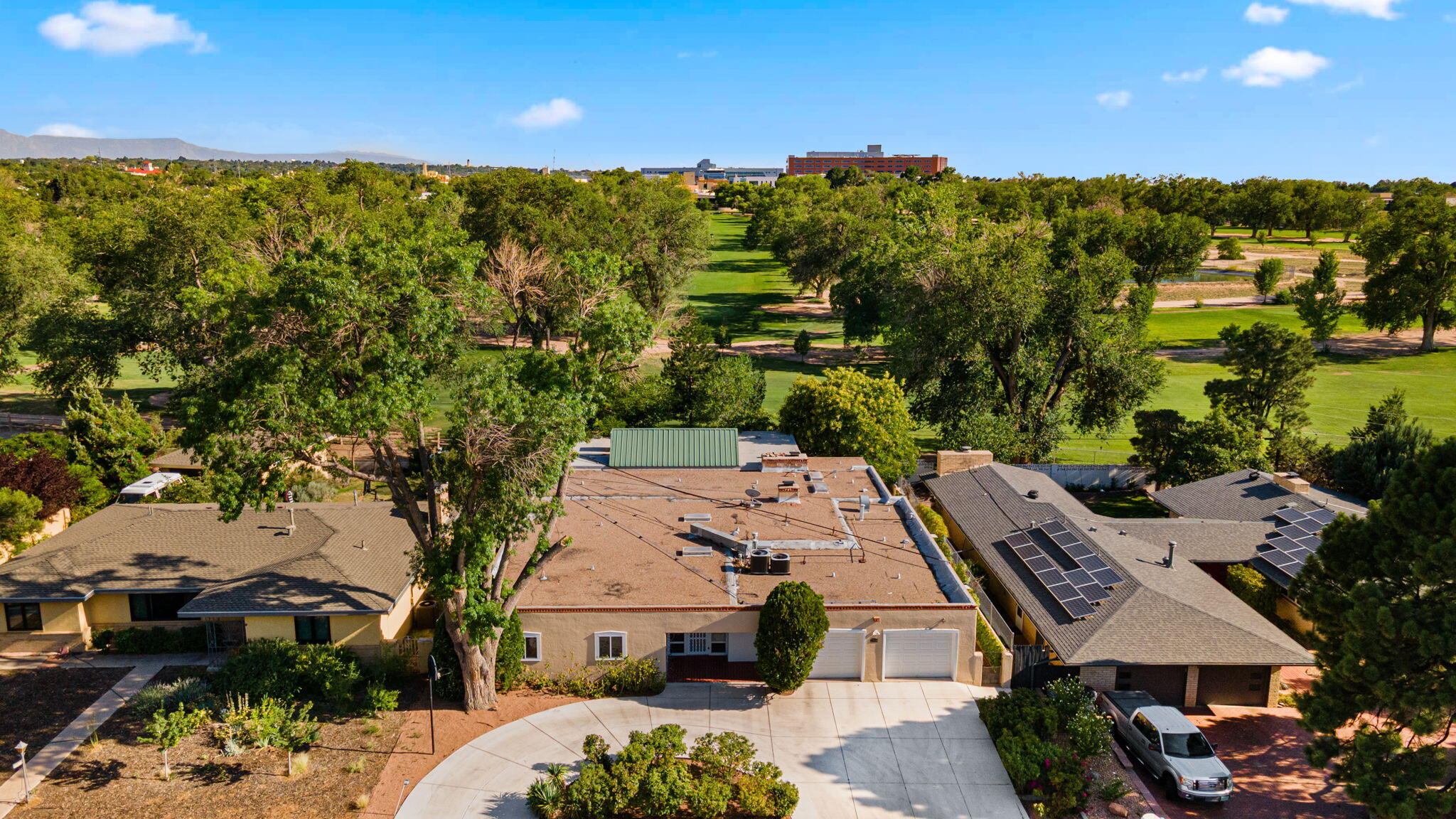 2316 HANNETT Avenue NE