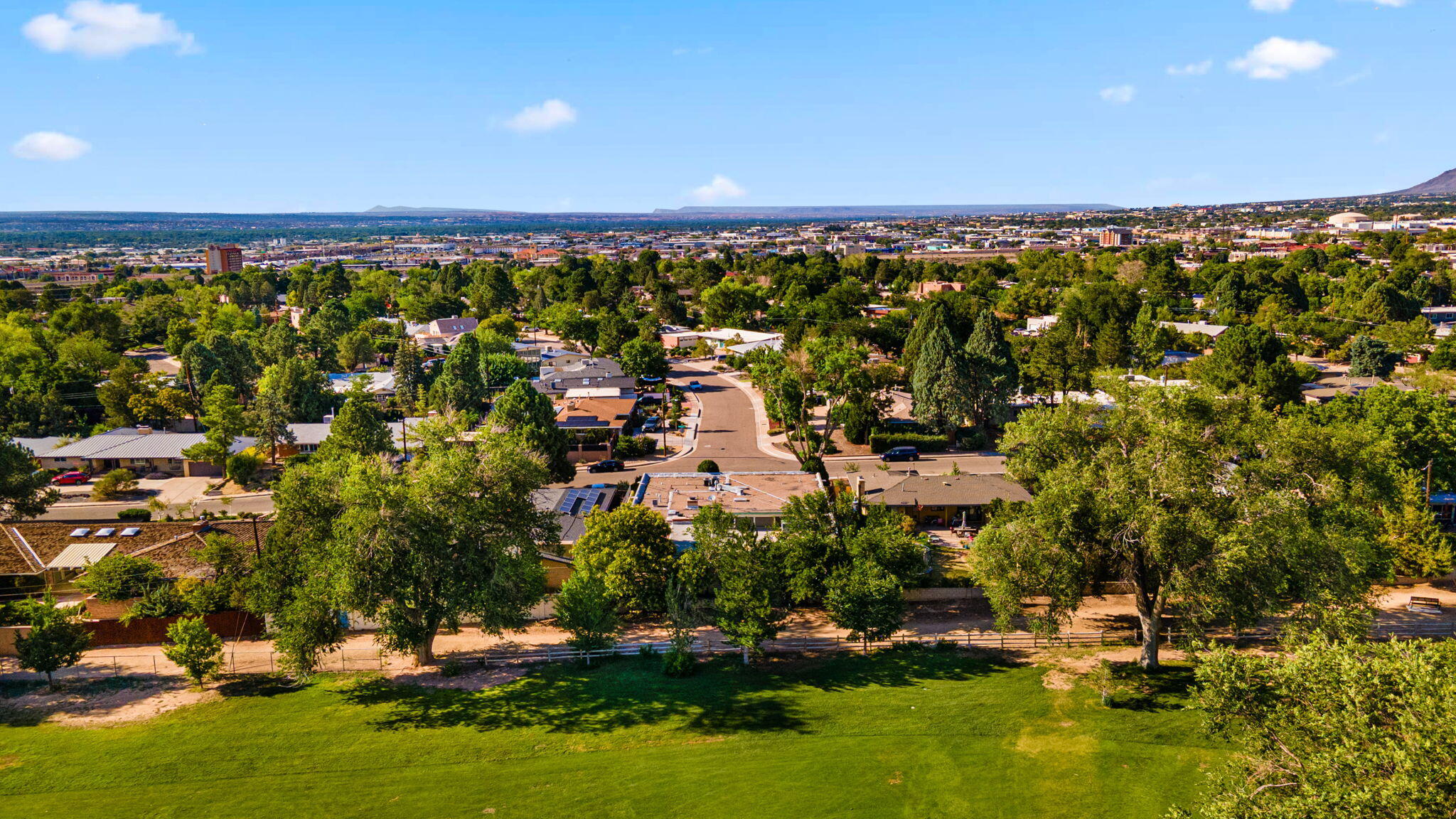 2316 HANNETT Avenue NE