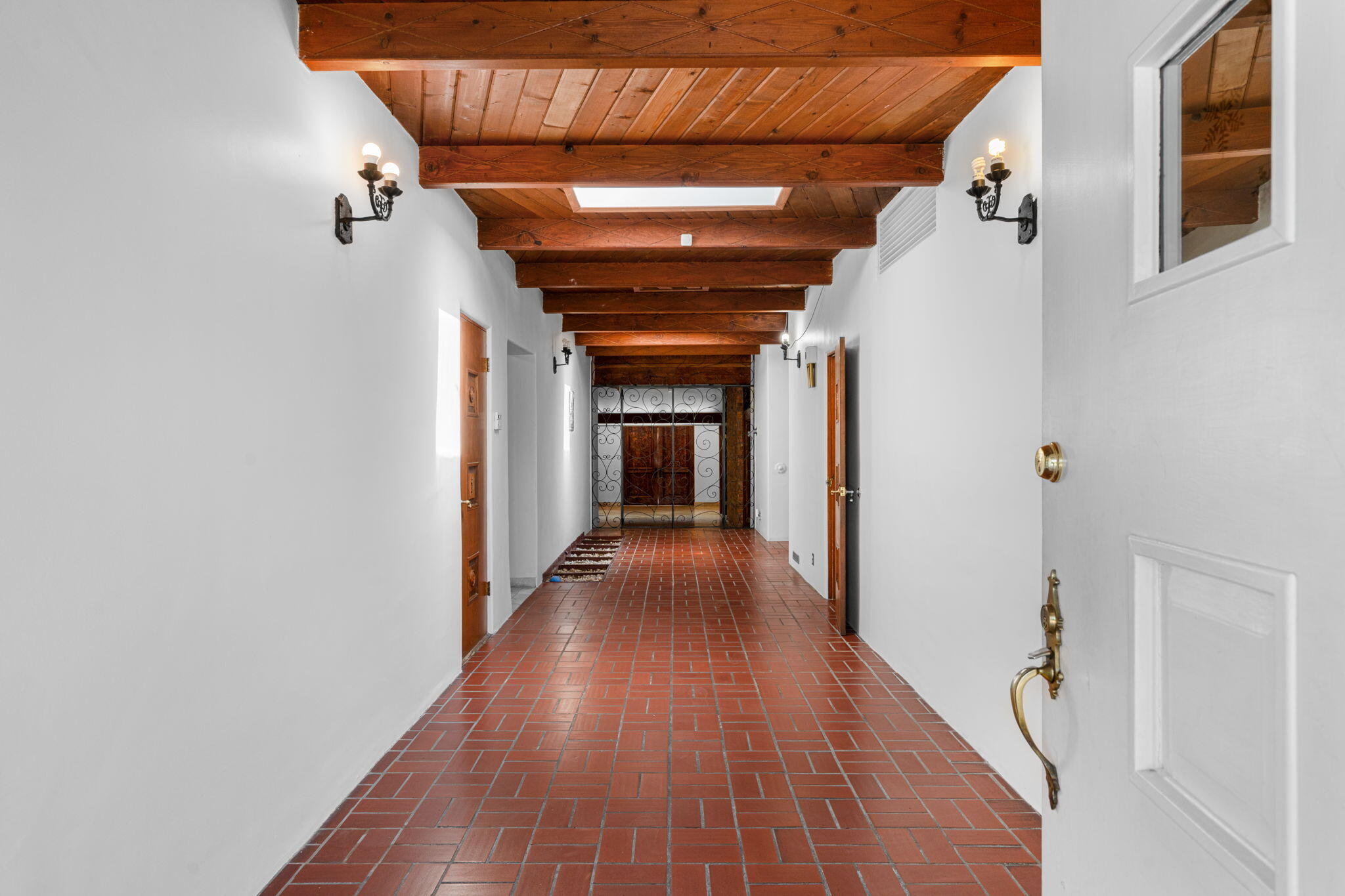 2316 HANNETT Avenue NE