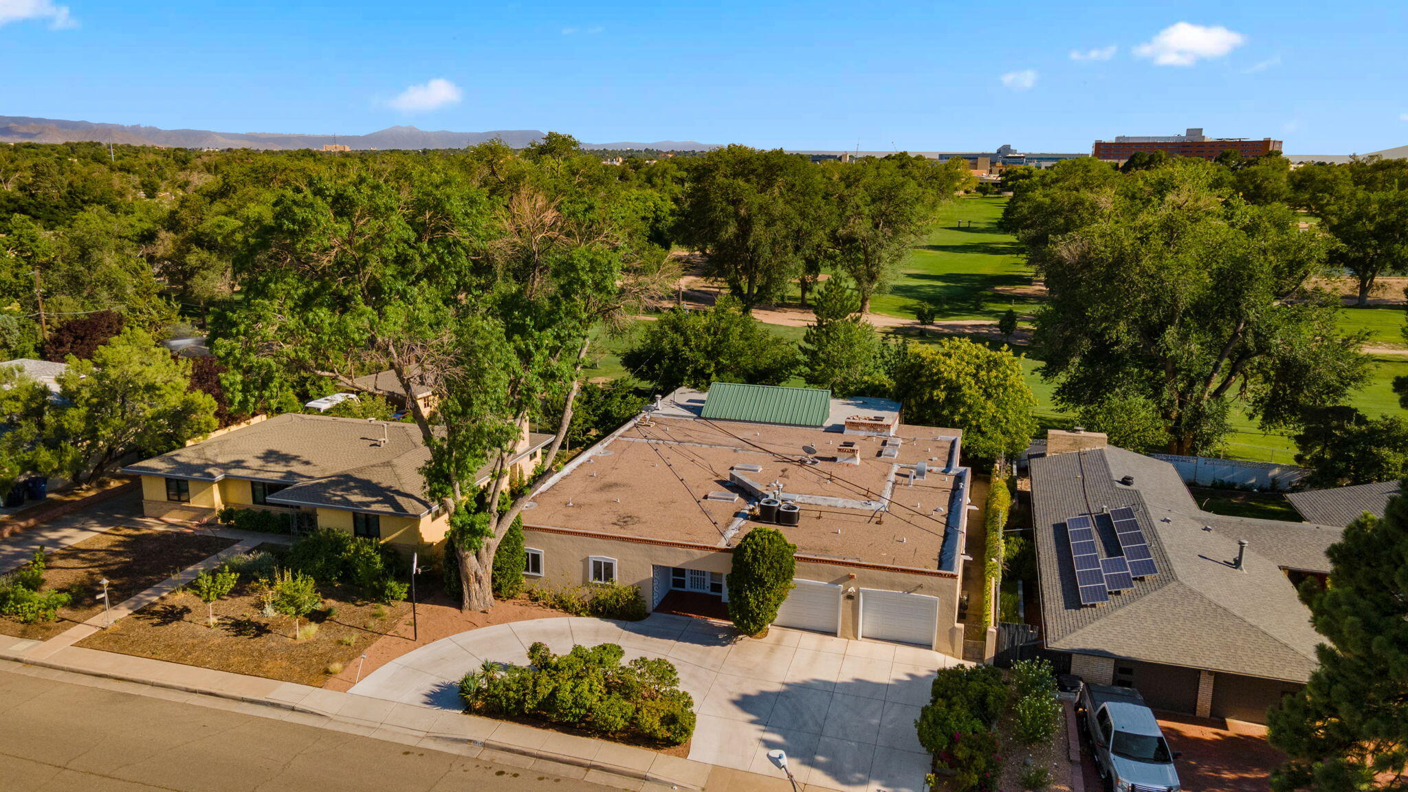 2316 HANNETT Avenue NE