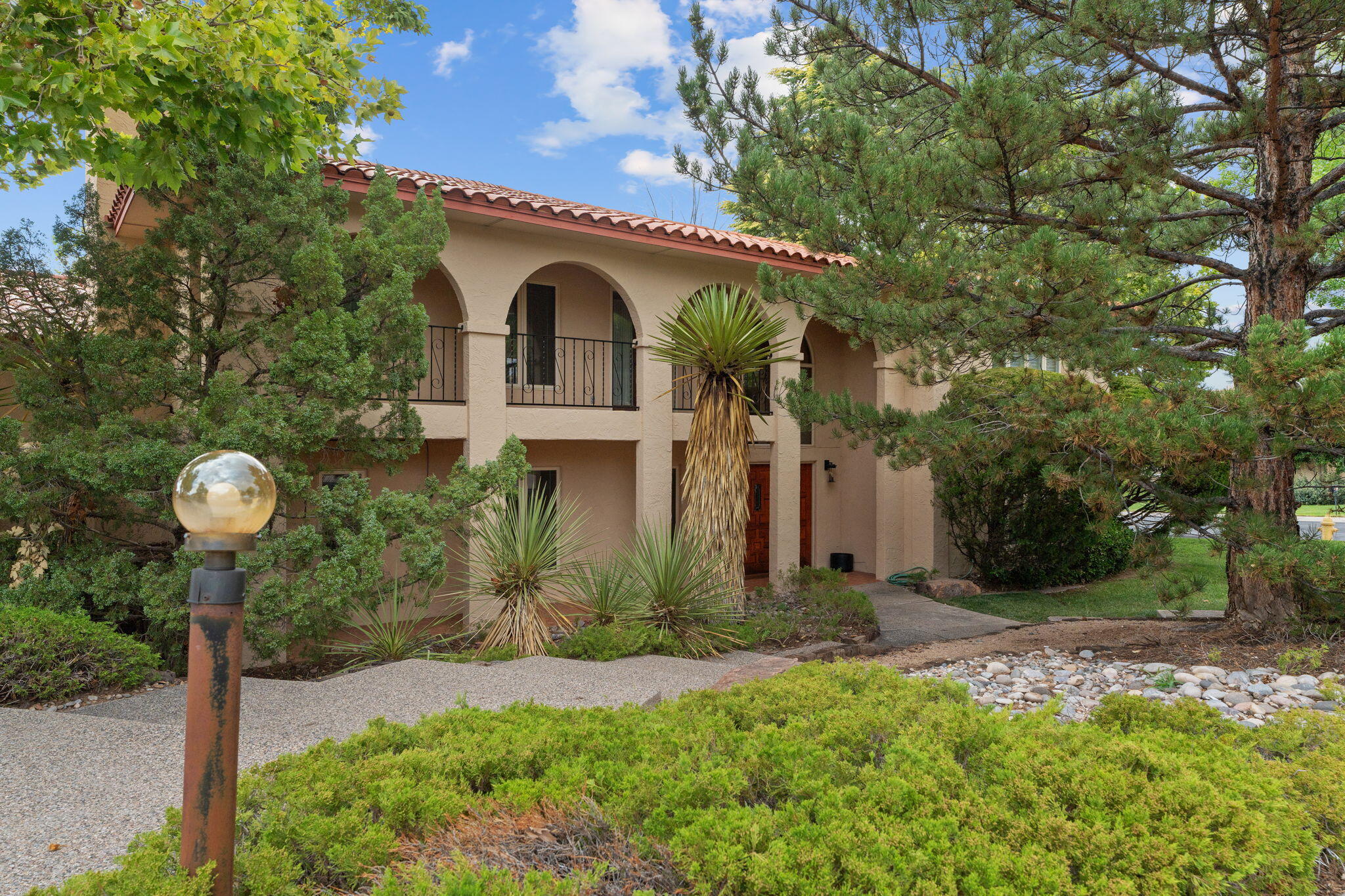 9517 SEABROOK Drive NE