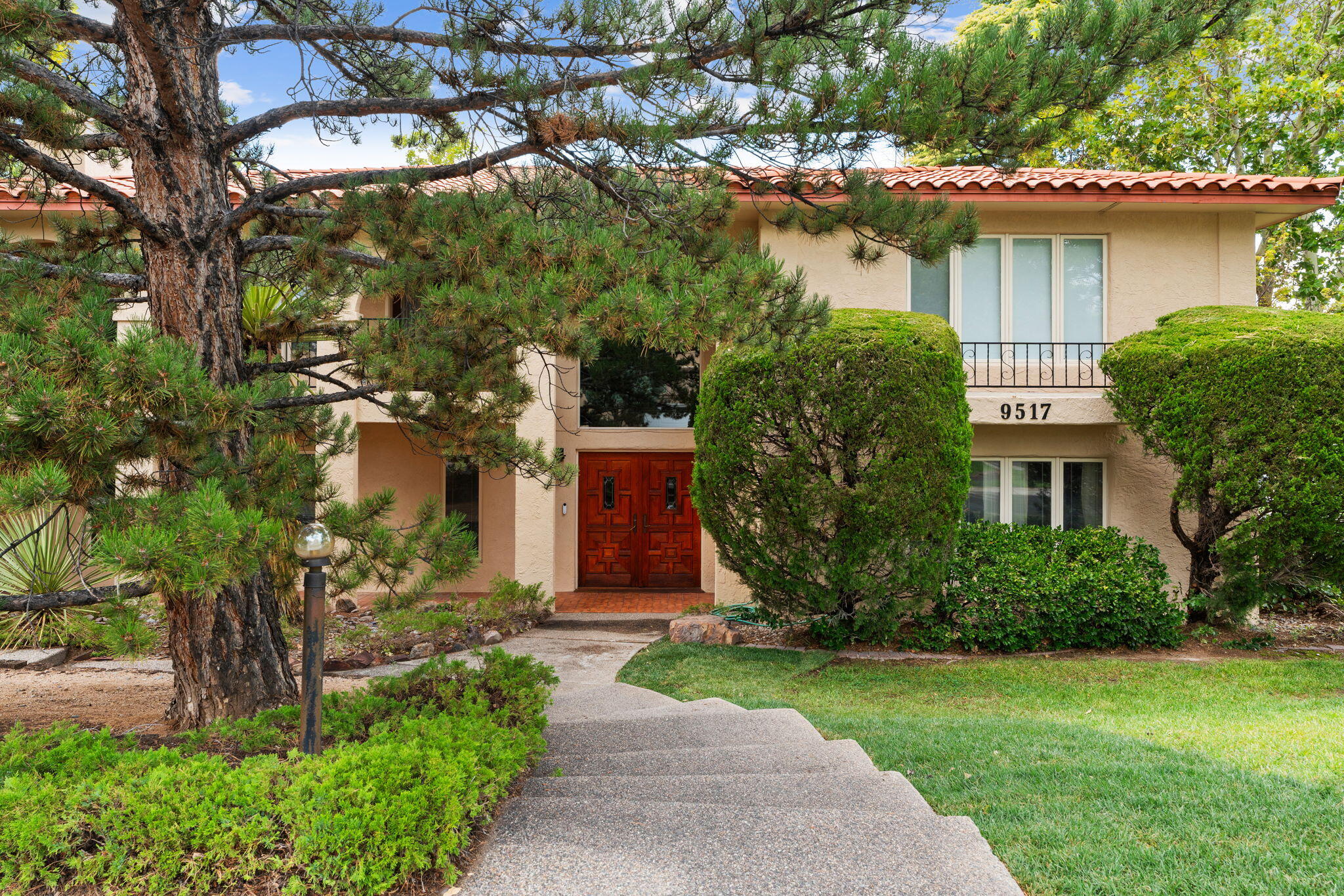 9517 SEABROOK Drive NE