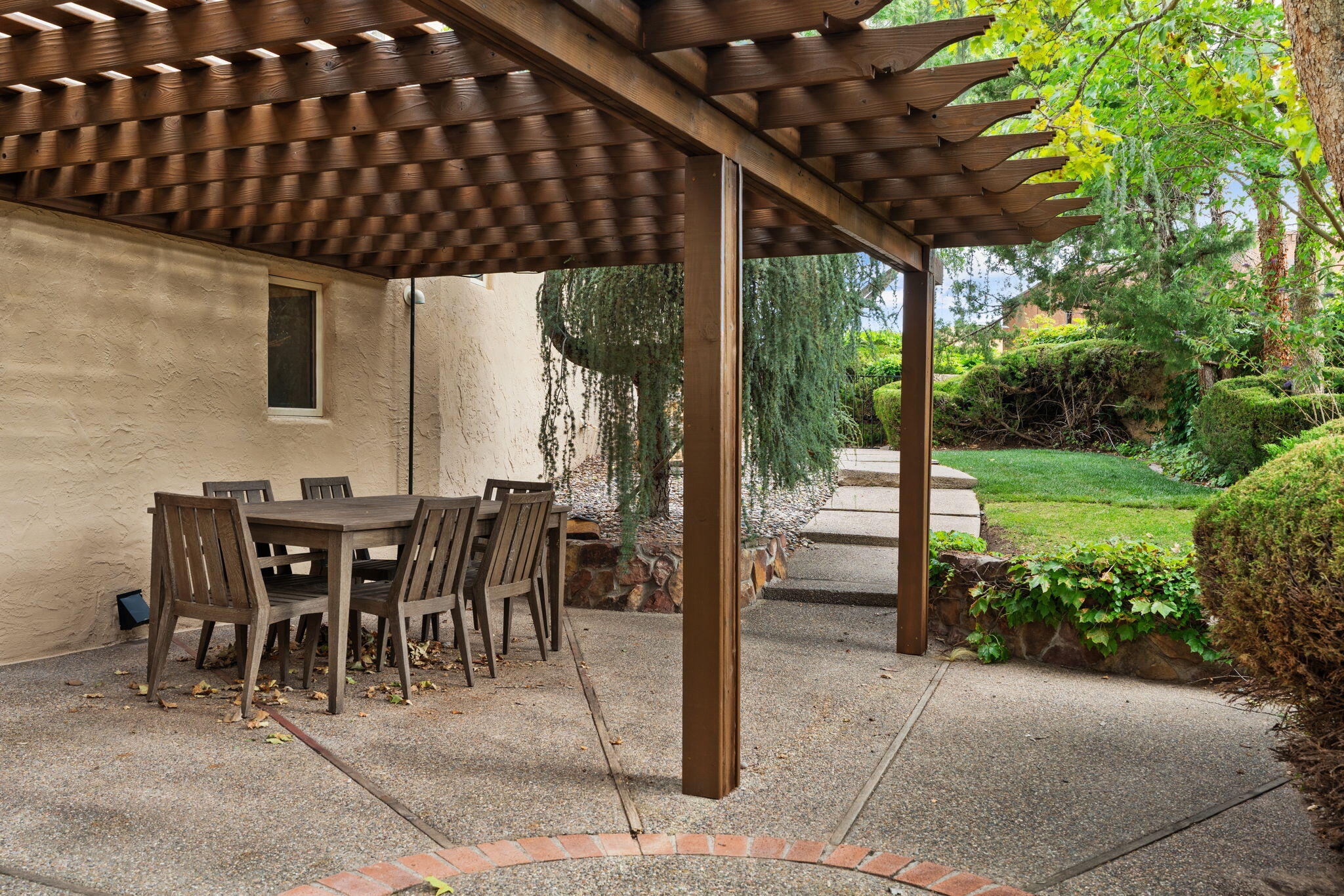 9517 SEABROOK Drive NE