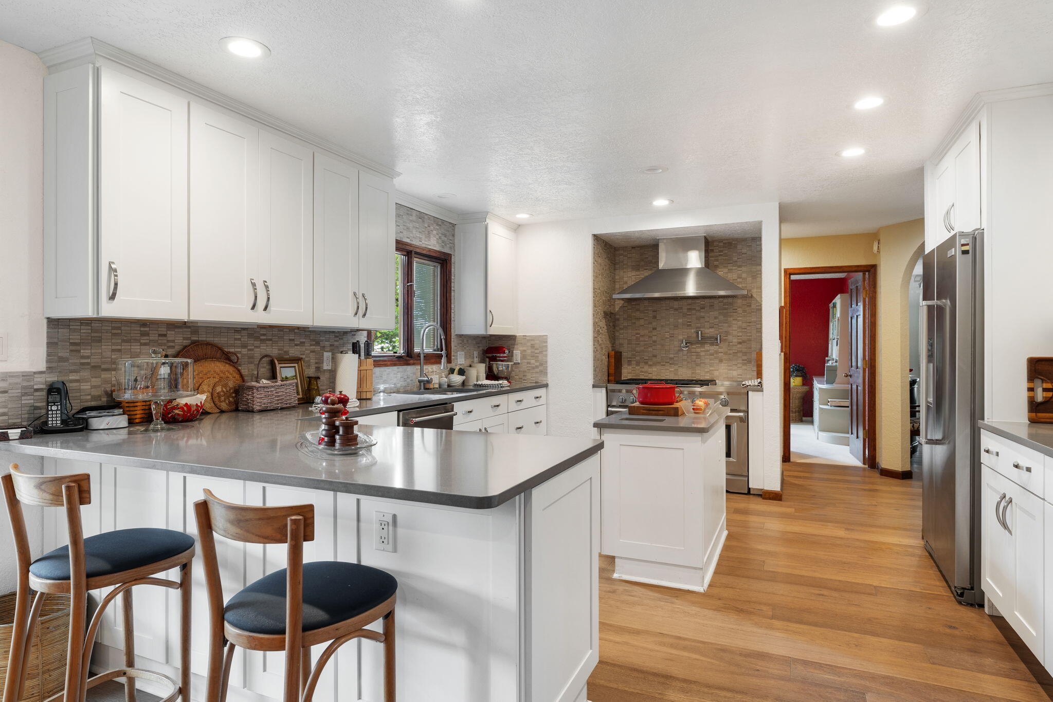 9517 SEABROOK Drive NE