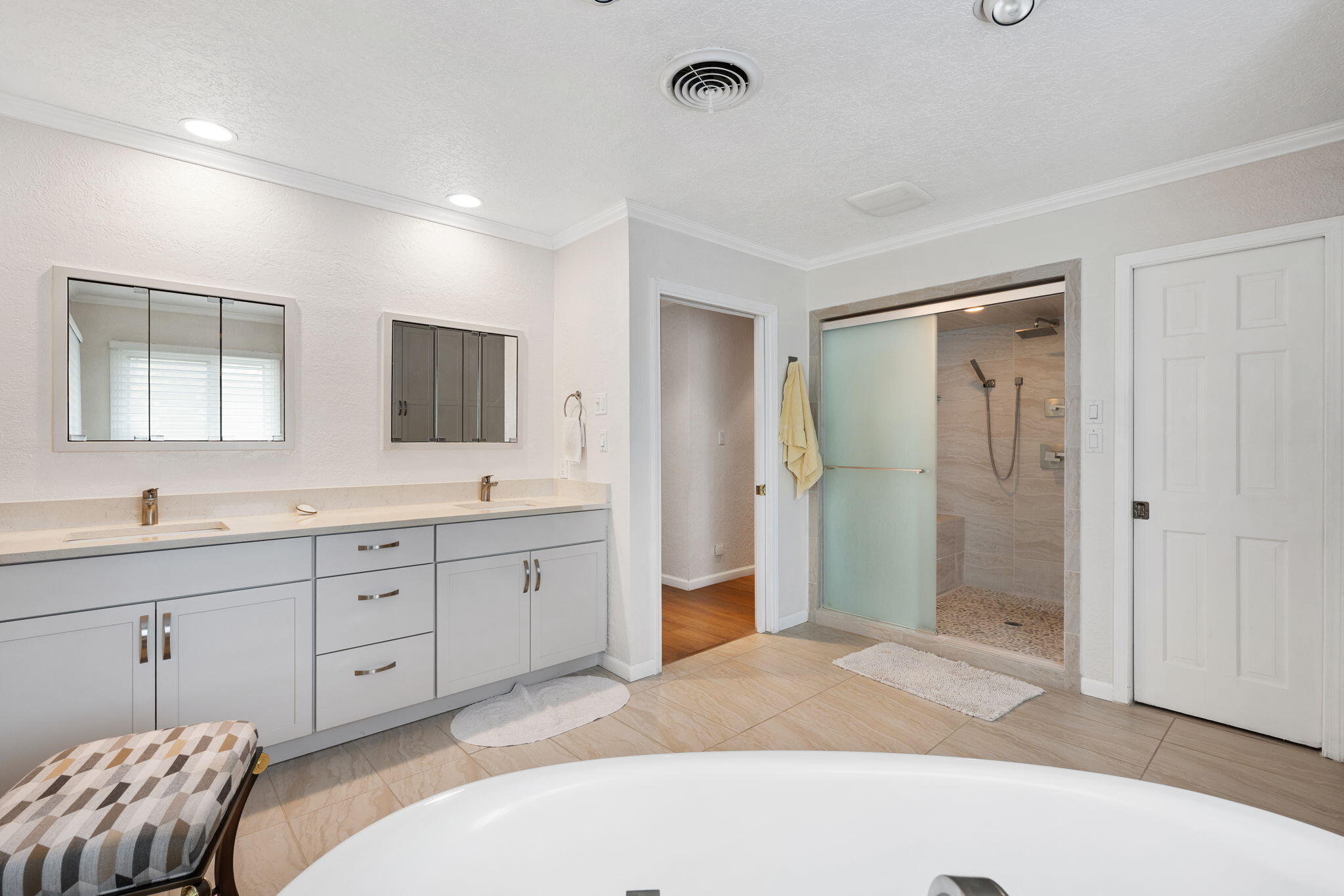 9517 SEABROOK Drive NE