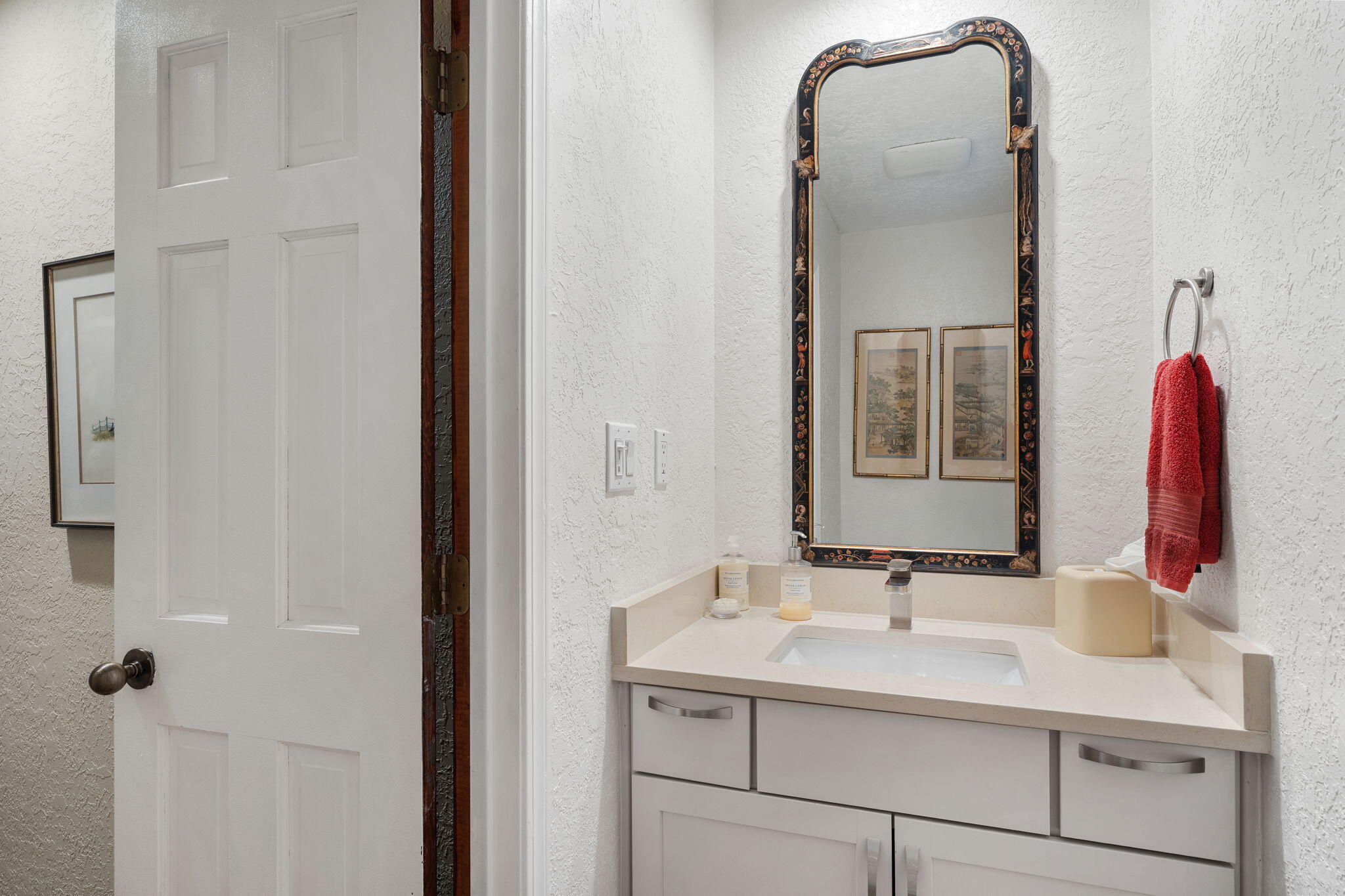 9517 SEABROOK Drive NE