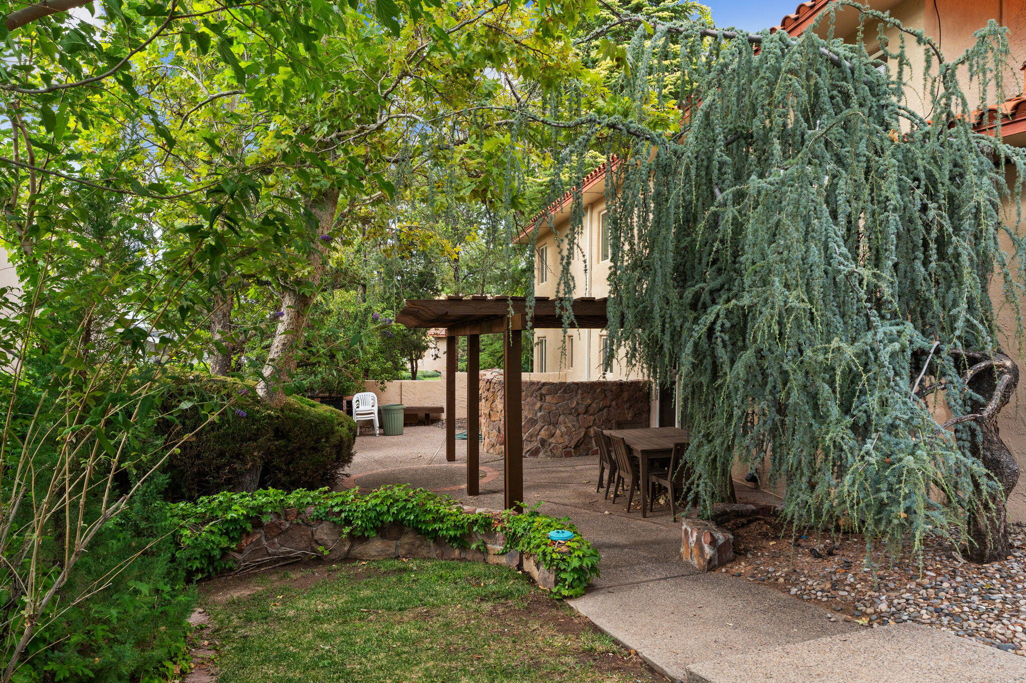 9517 SEABROOK Drive NE