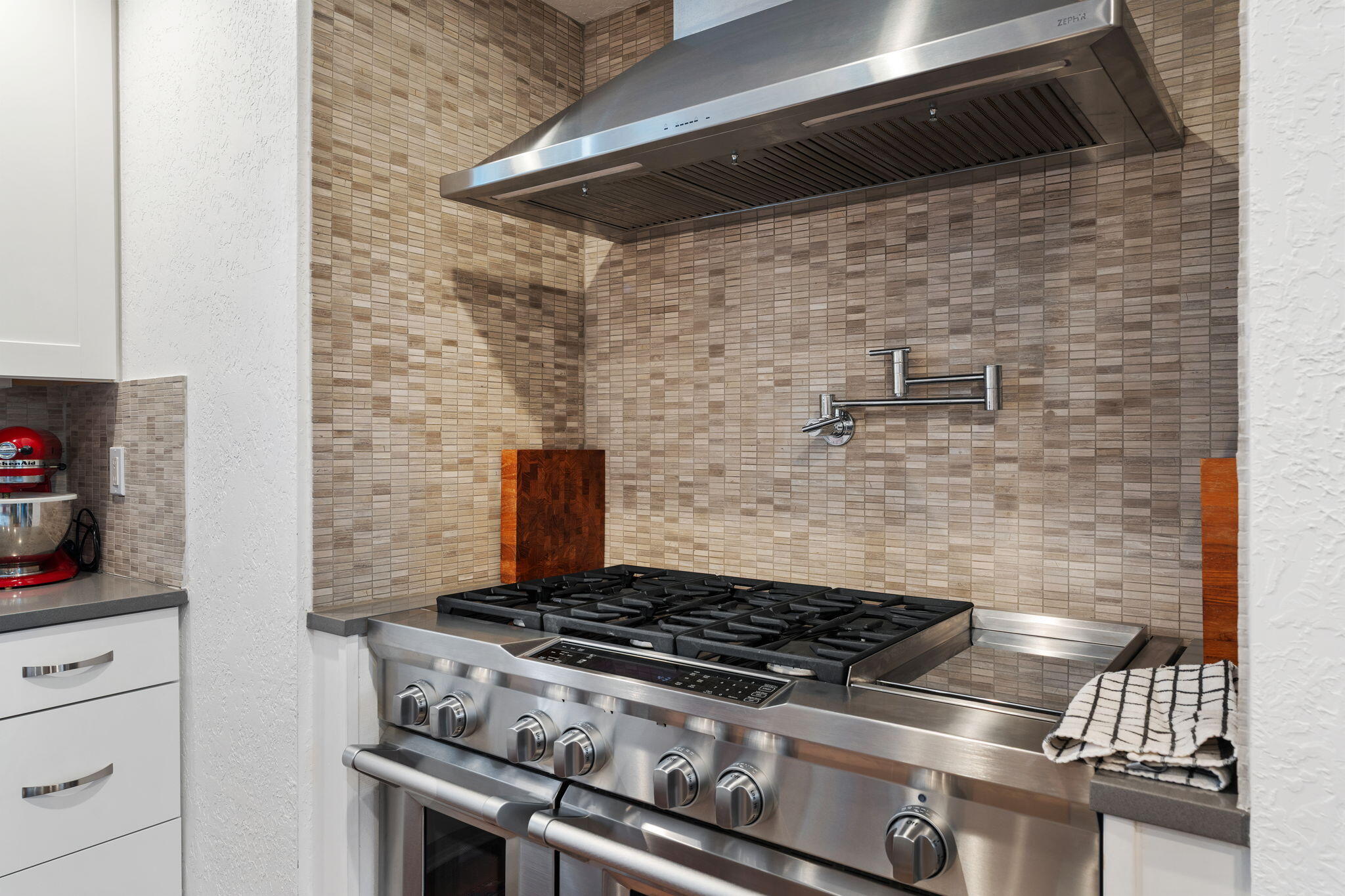 9517 SEABROOK Drive NE