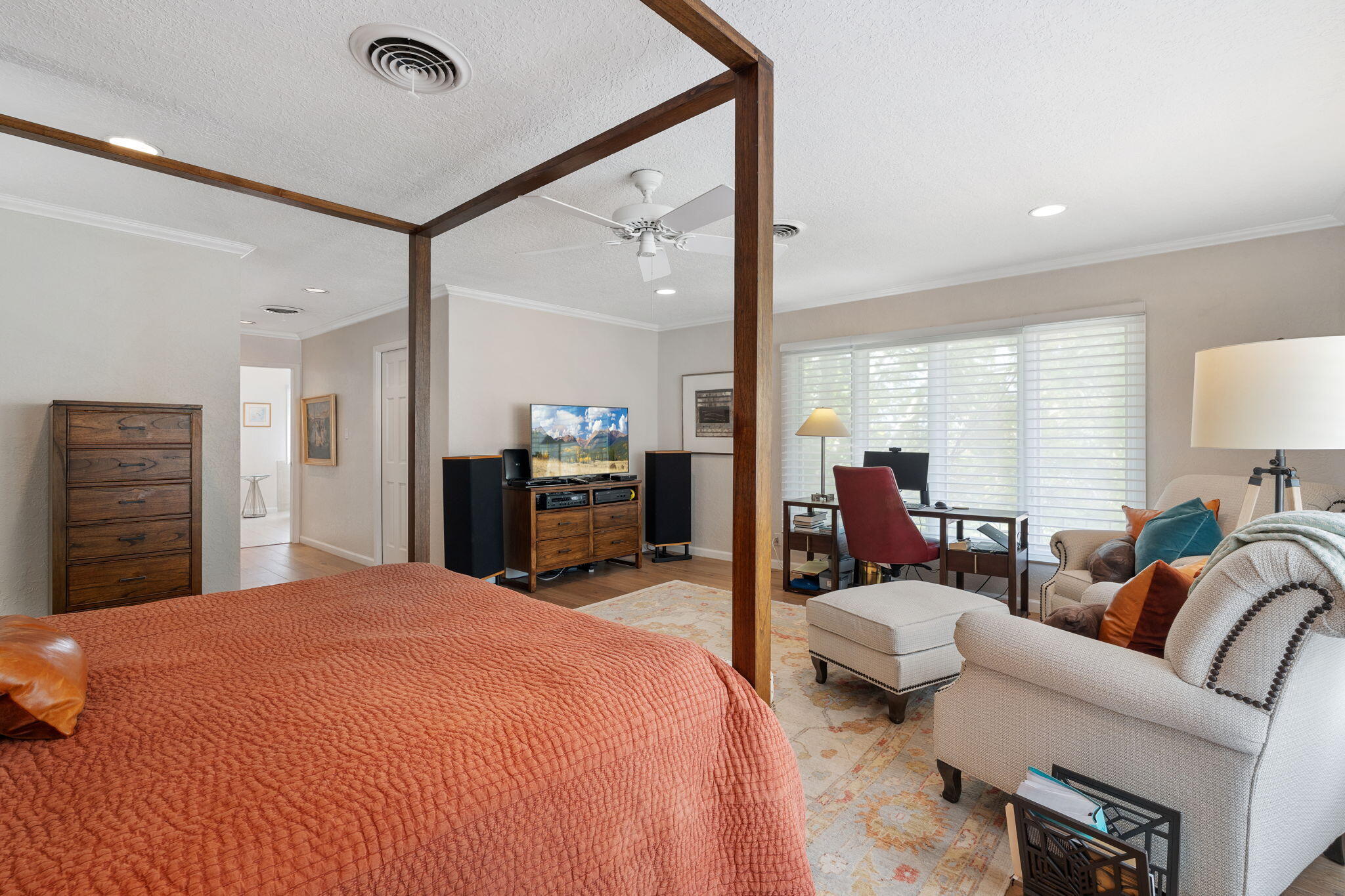 9517 SEABROOK Drive NE