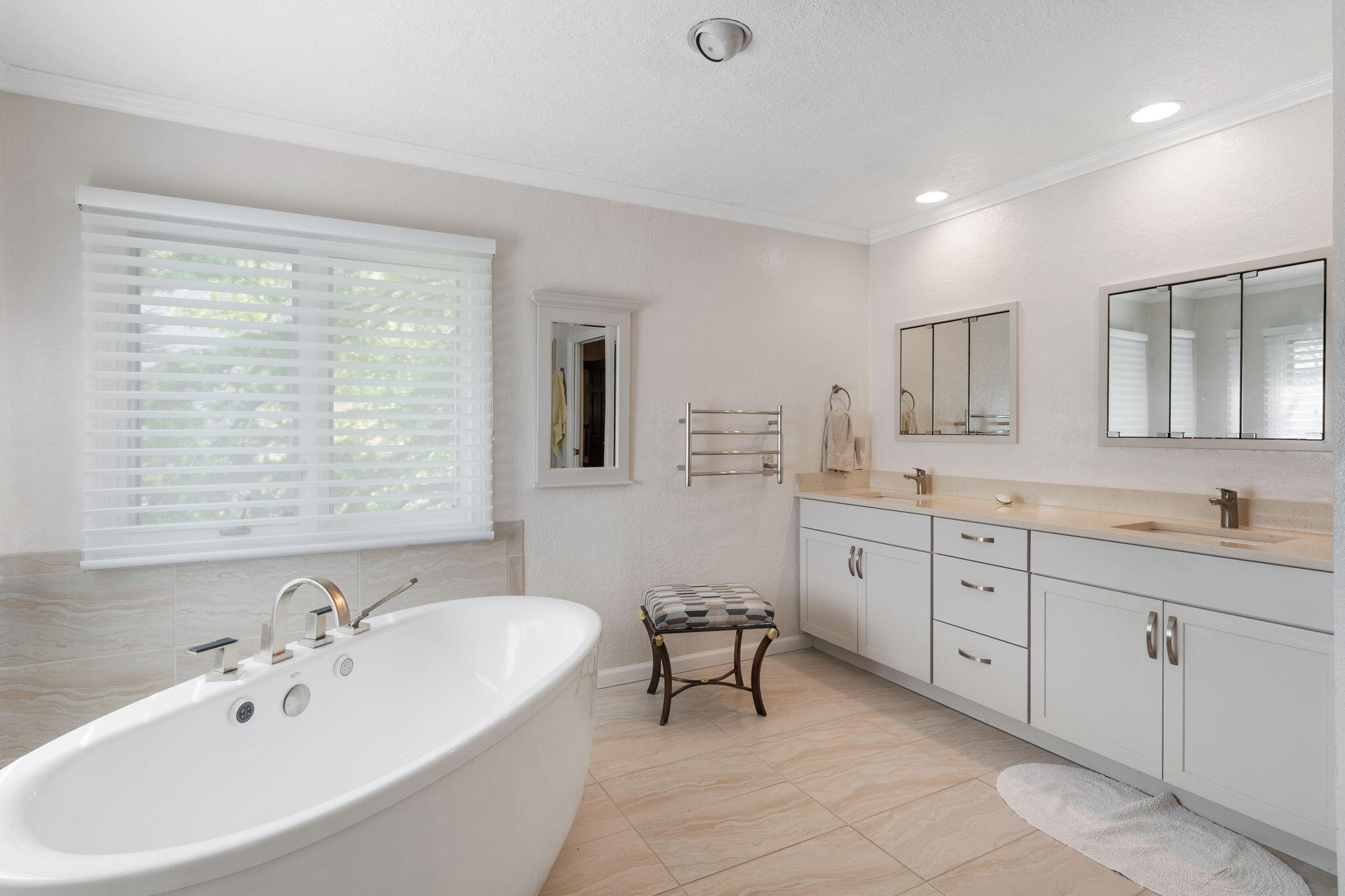 9517 SEABROOK Drive NE