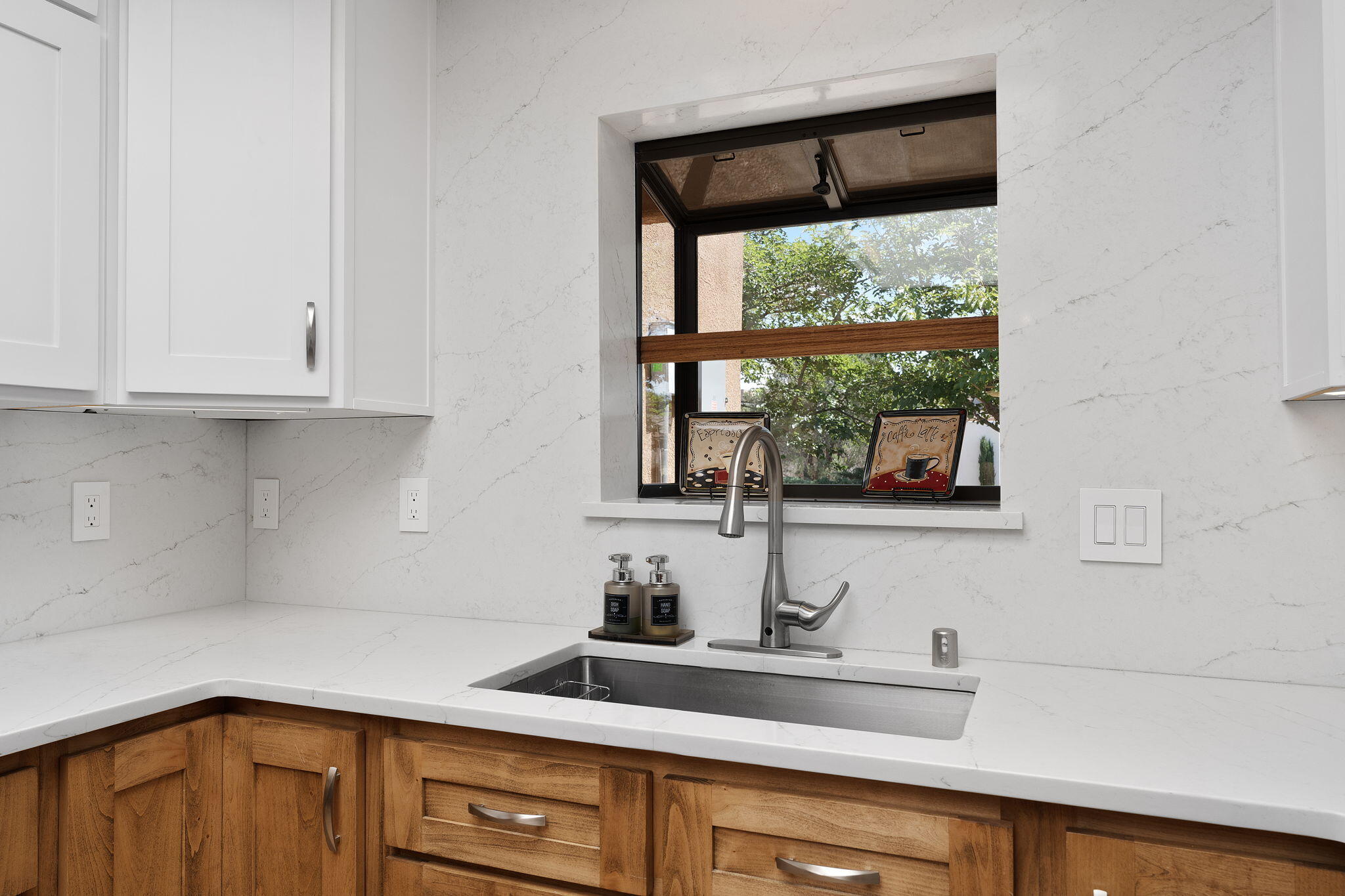 3001 LA VILLITA Place NE