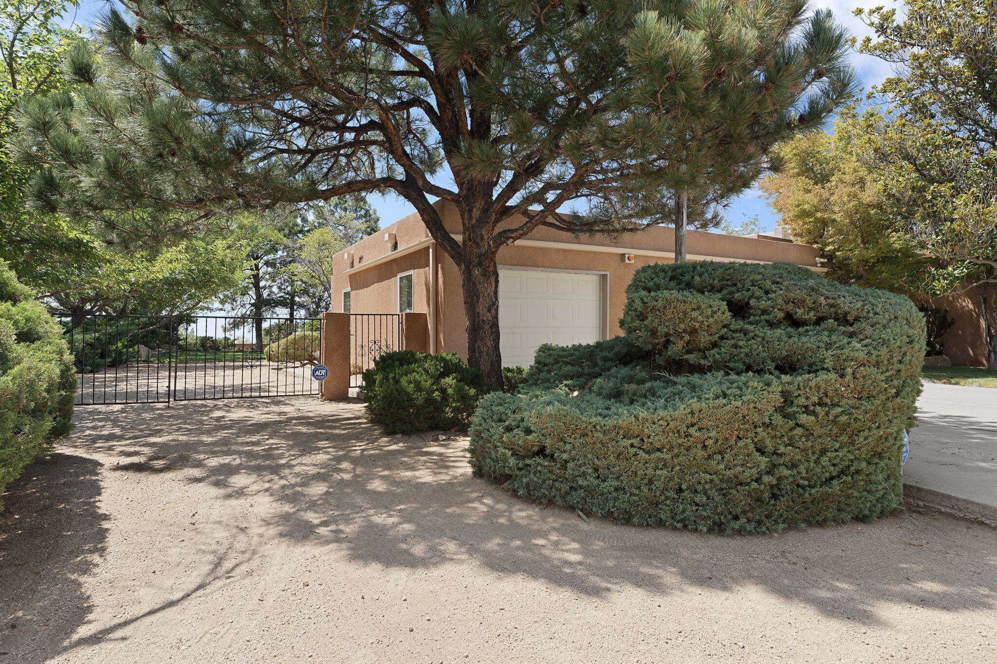 3001 LA VILLITA Place NE