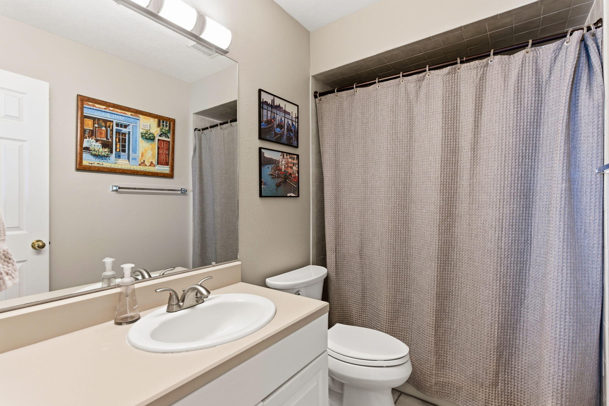 18 Tierra Monte Street NE