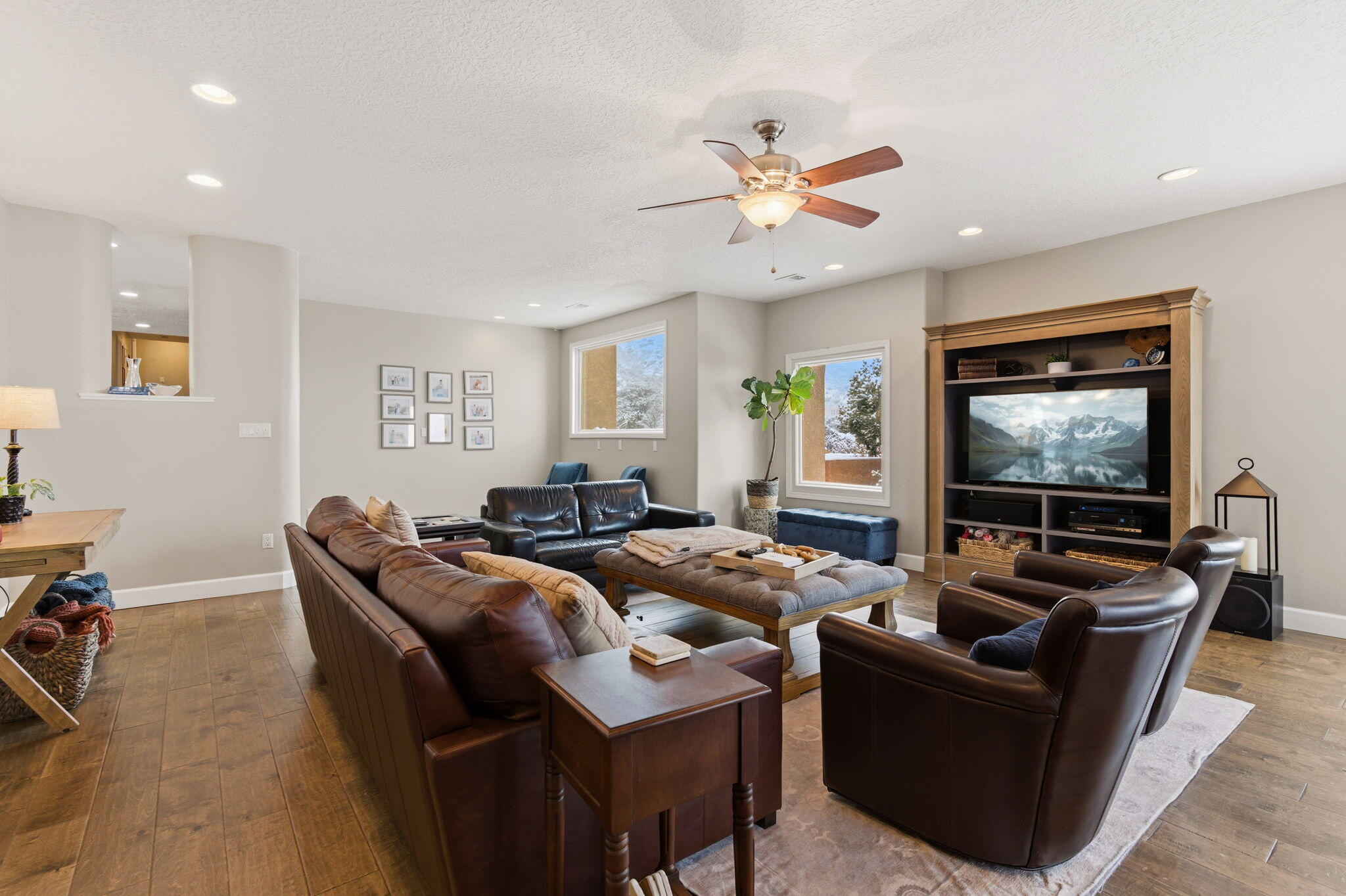 18 Tierra Monte Street NE