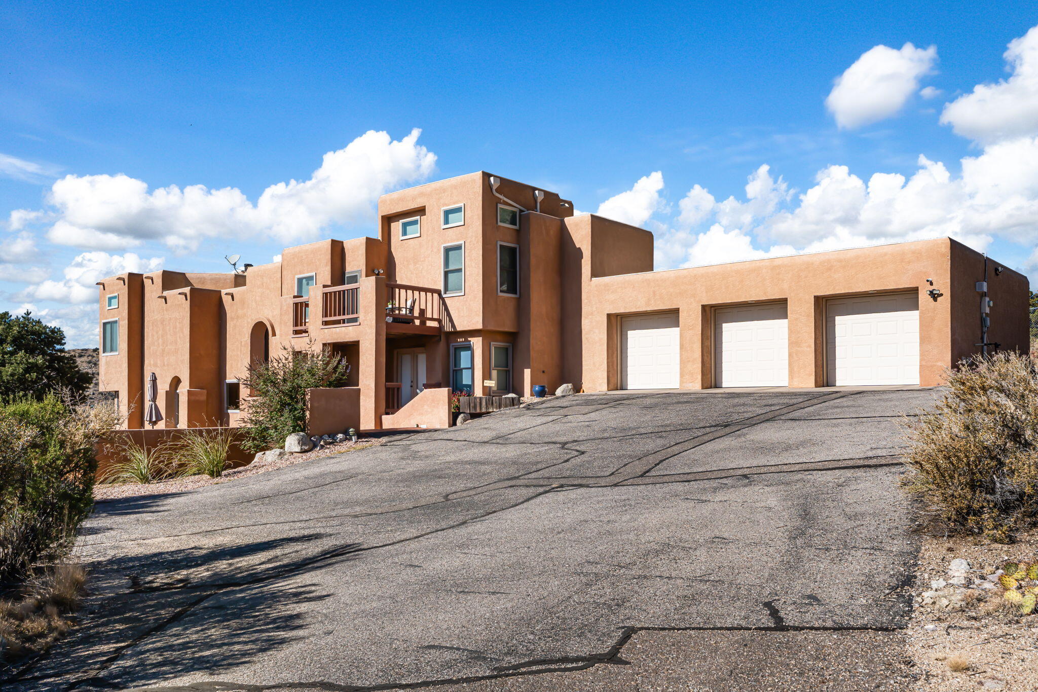 18 Tierra Monte Street NE