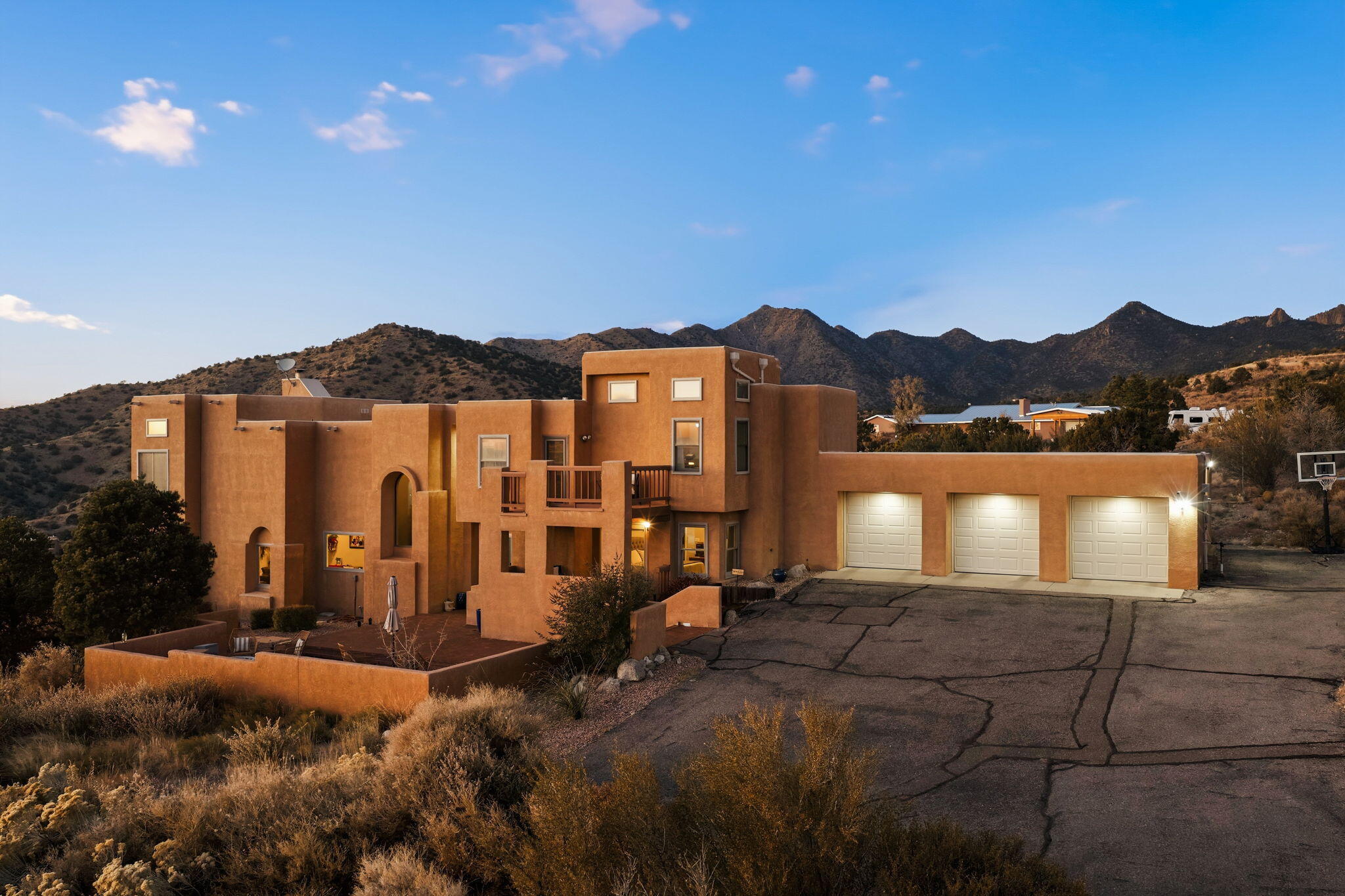 18 Tierra Monte Street NE