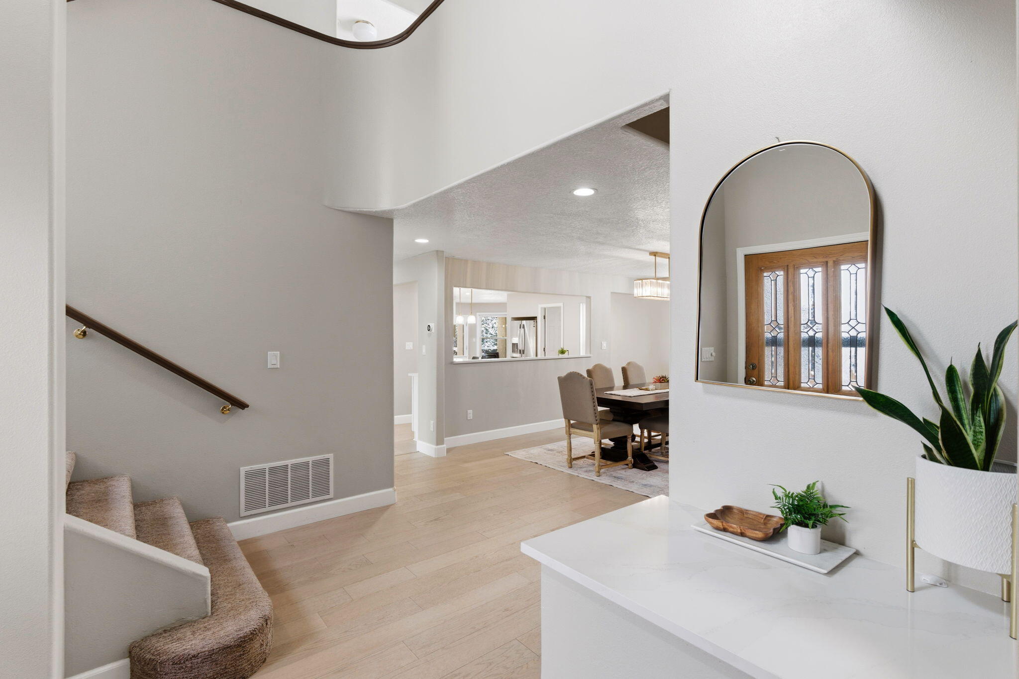 18 Tierra Monte Street NE