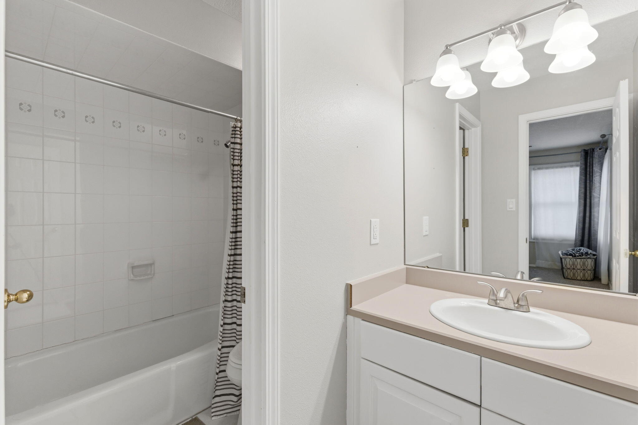 18 Tierra Monte Street NE