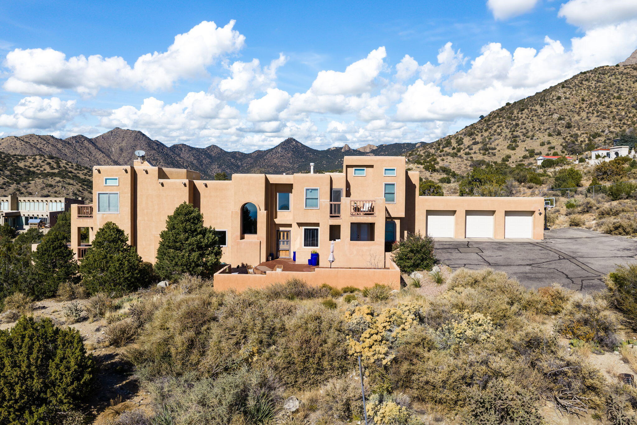 18 Tierra Monte Street NE