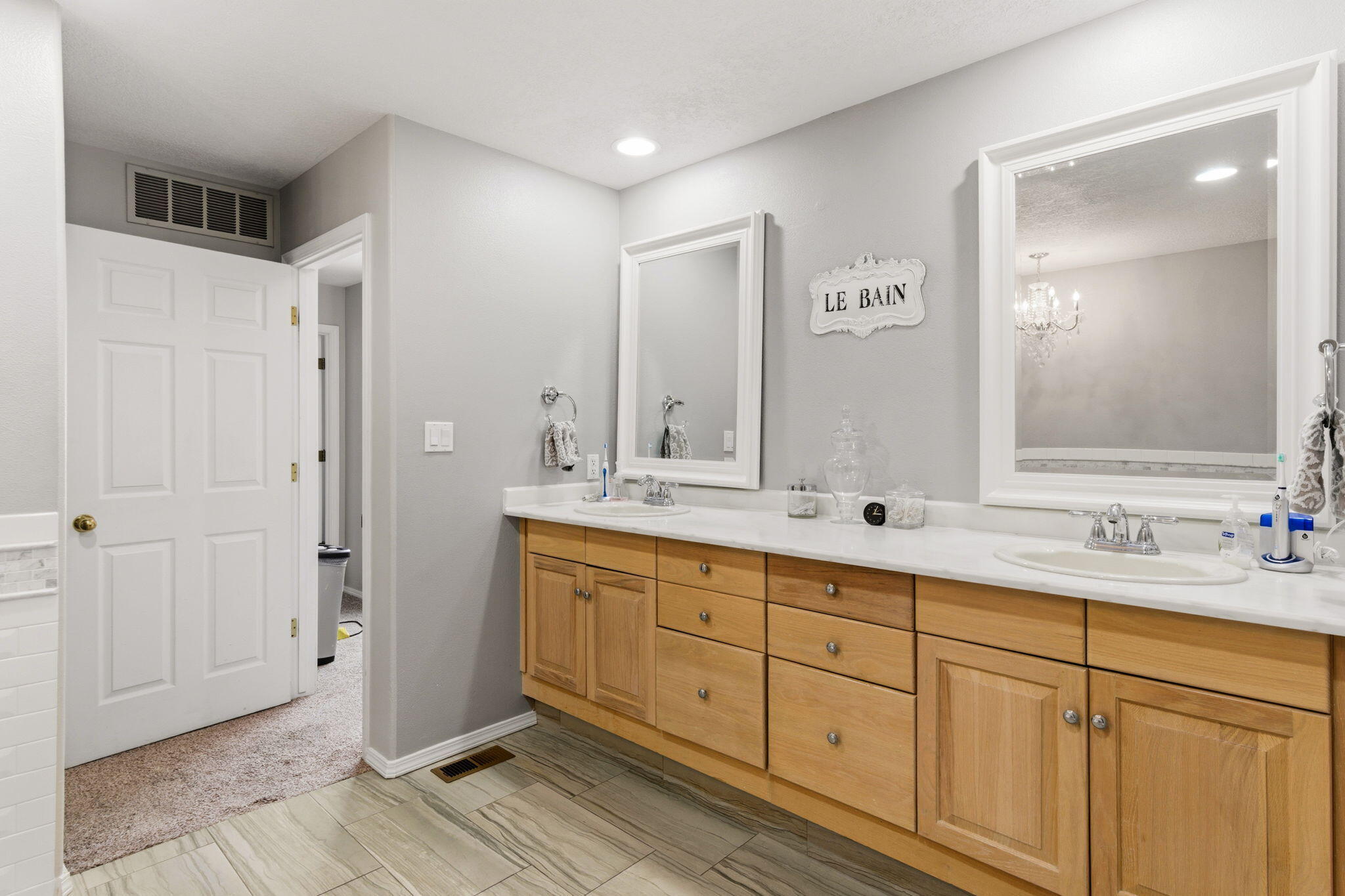 18 Tierra Monte Street NE