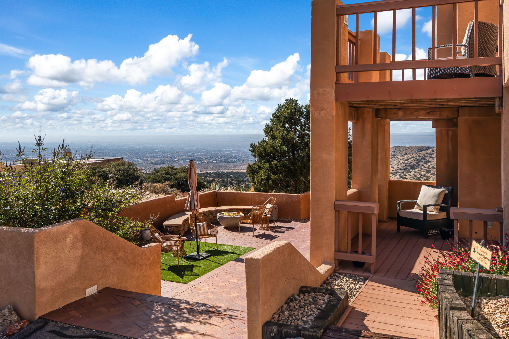 18 Tierra Monte Street NE