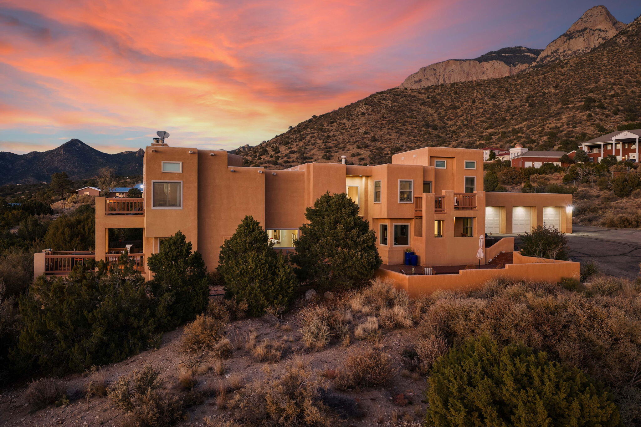 18 Tierra Monte Street NE