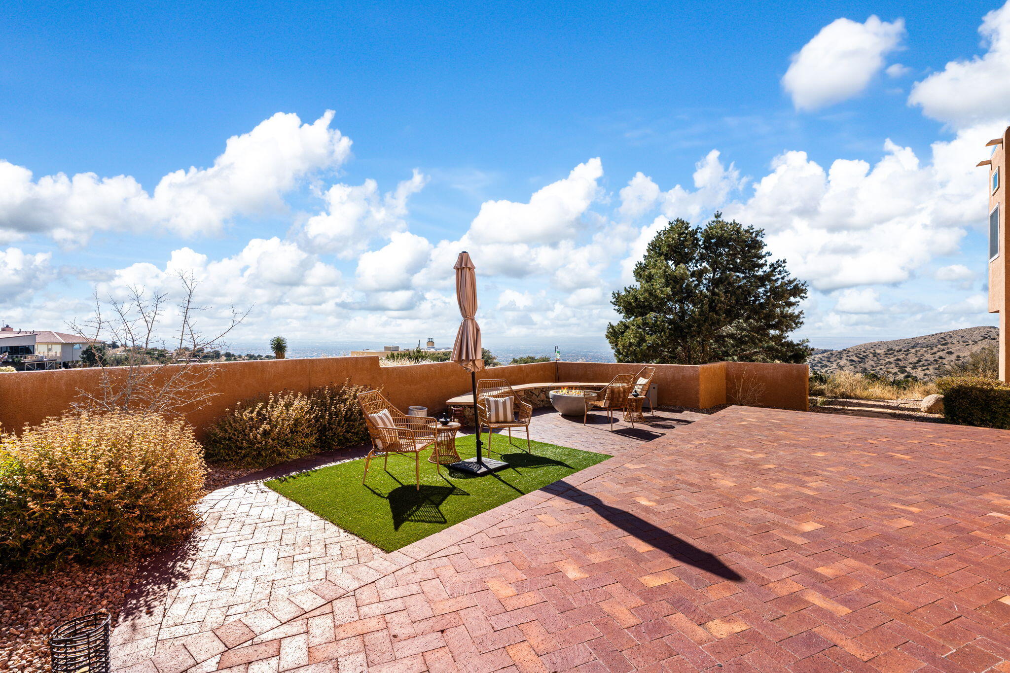 18 Tierra Monte Street NE